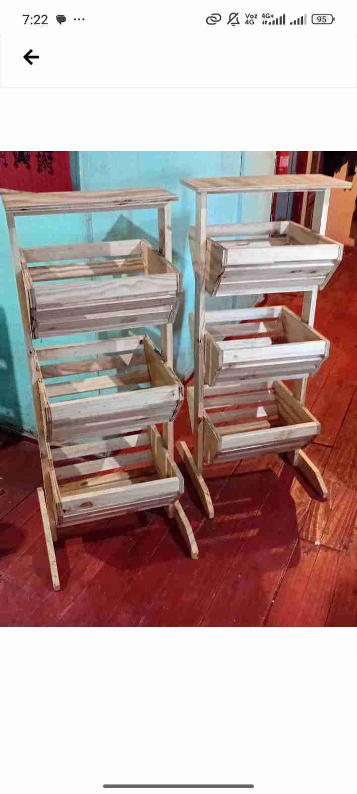 Estantes de madera con tres niveles - miniatura 1