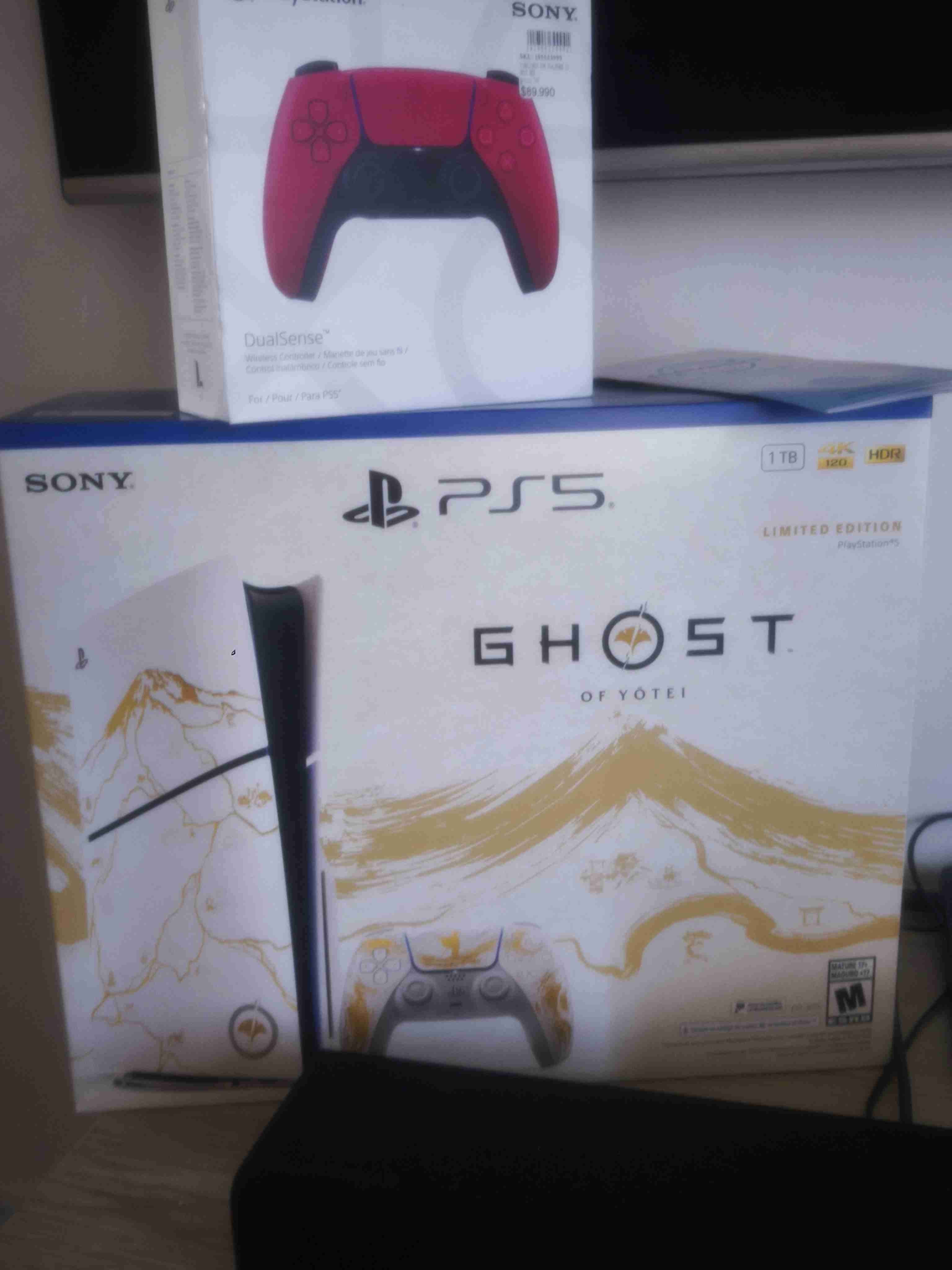 Consola PS5 Edición Ghost of yotei dorado - miniatura 2