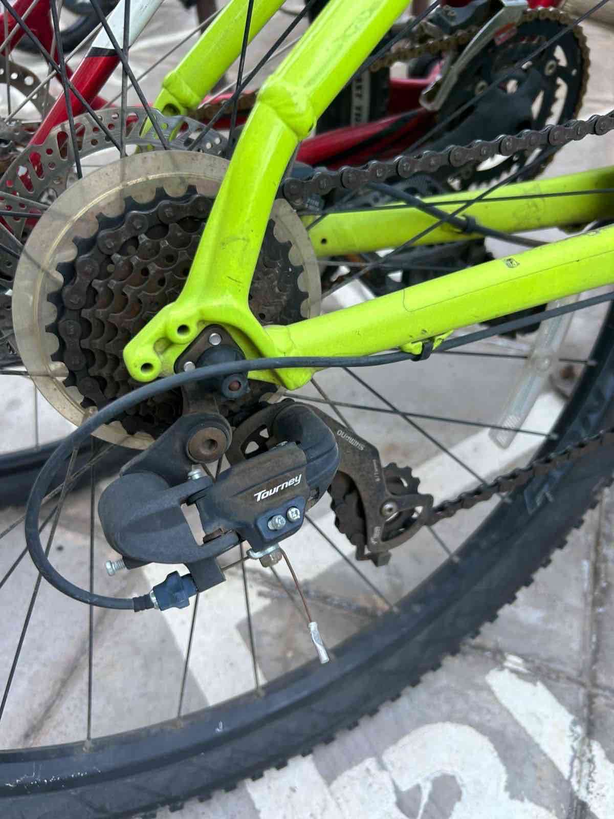 Bicicleta *TREK Marlin 5* y *SPECIALIZED Myka* - miniatura 3