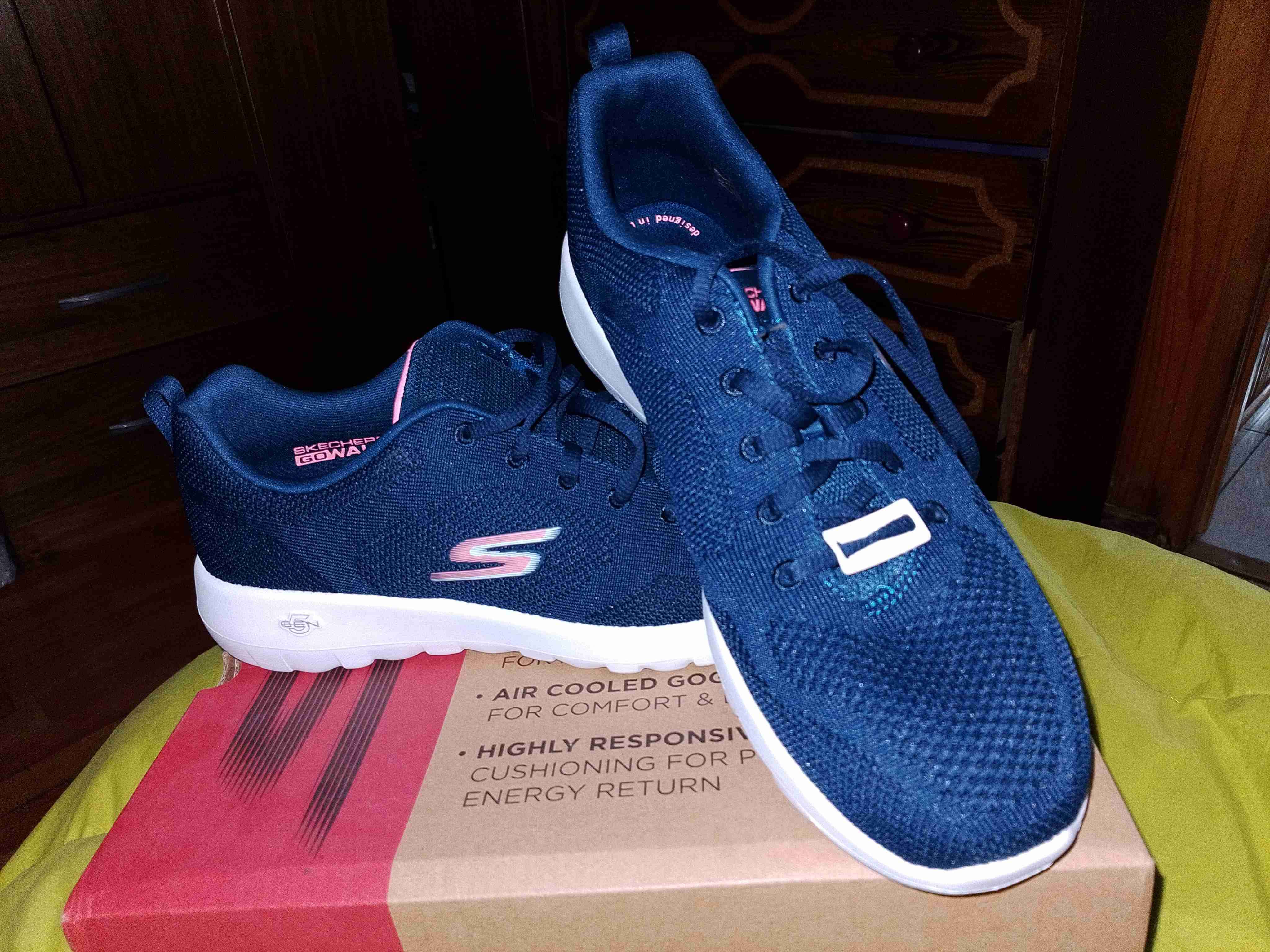 Zapatillas Skechers Go Walk azul marino