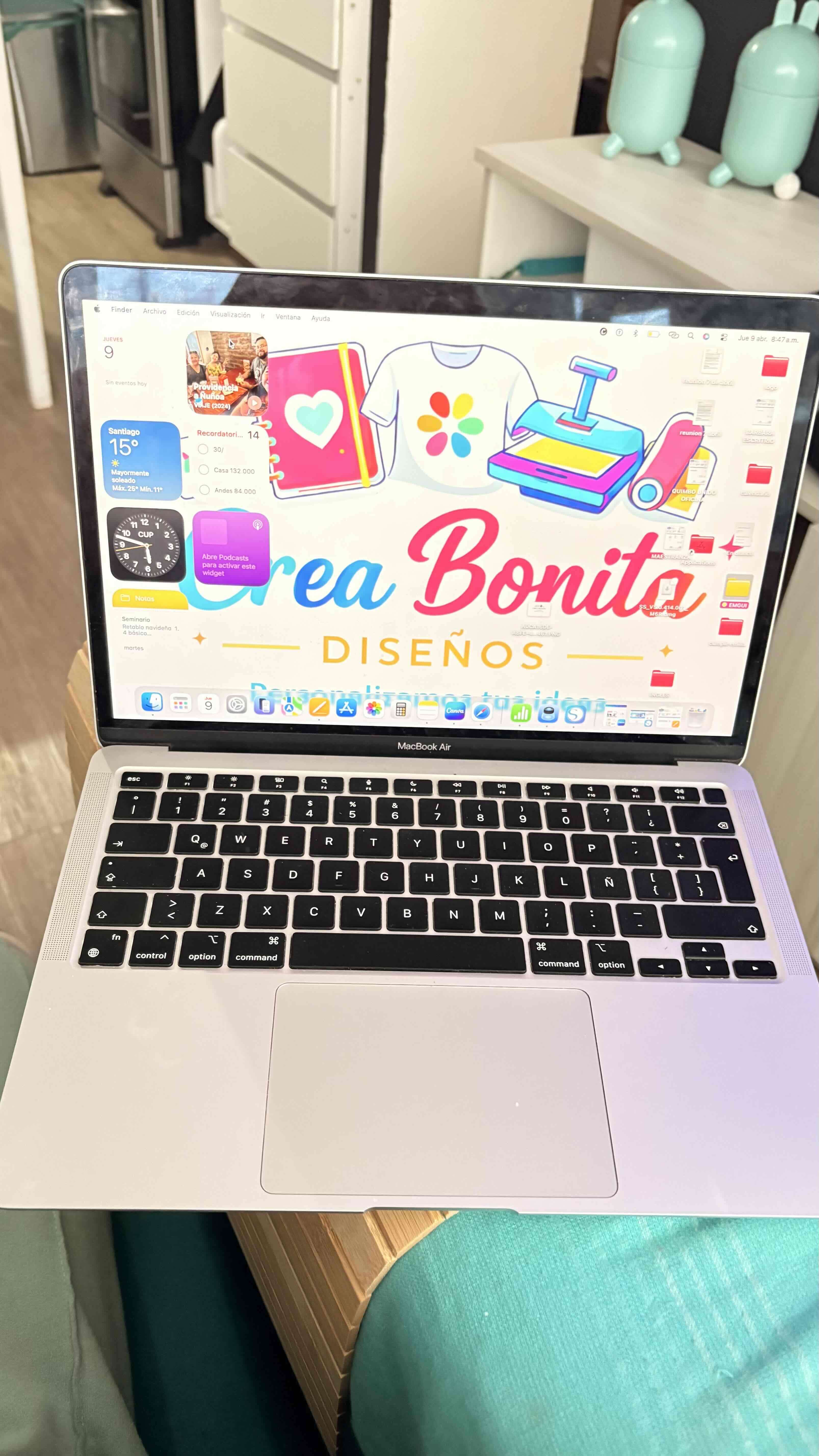 MacBook Air en buen estado - miniatura 1