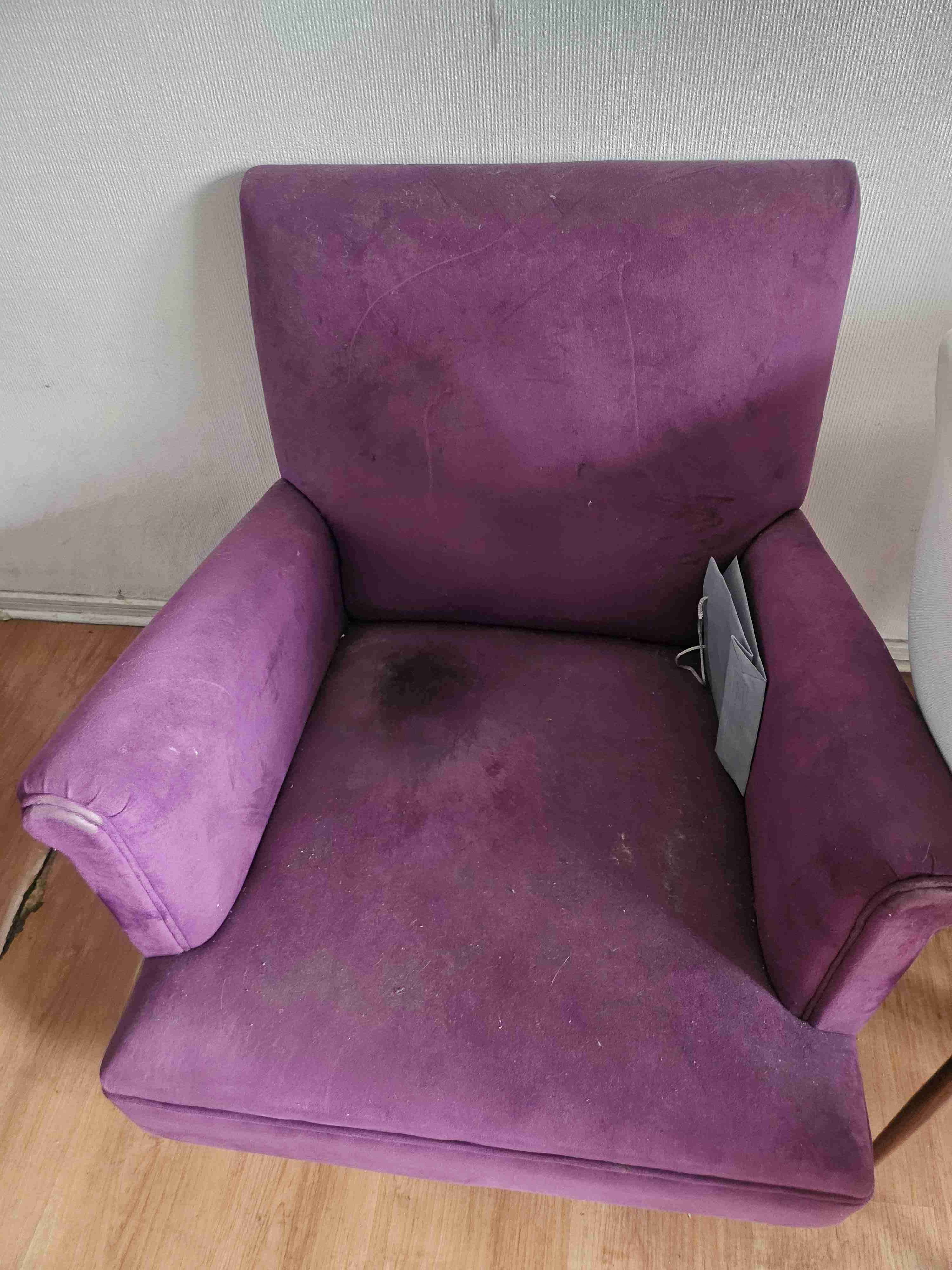 Sillón morado usado - miniatura 1