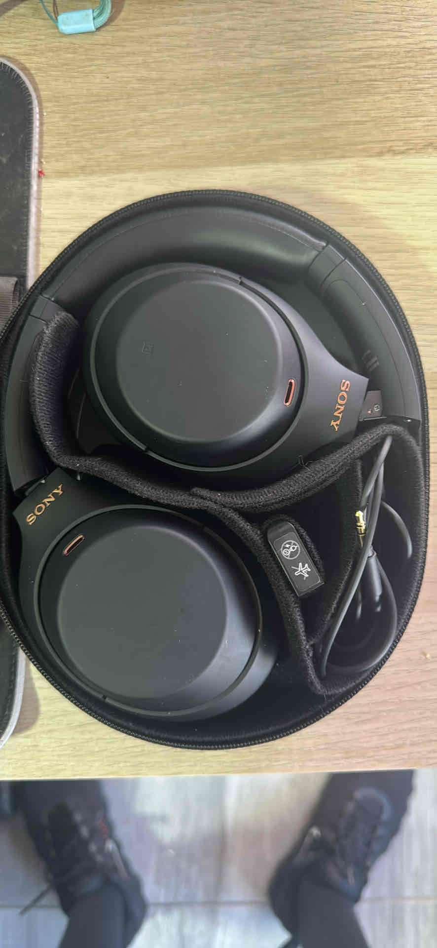 Audífonos Sony MX4 con estuche