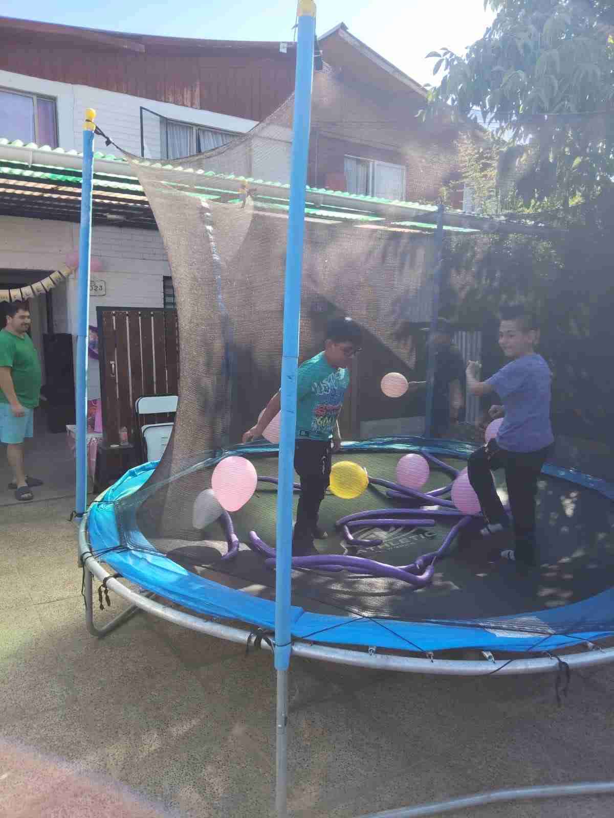 Trampolín con red de seguridad