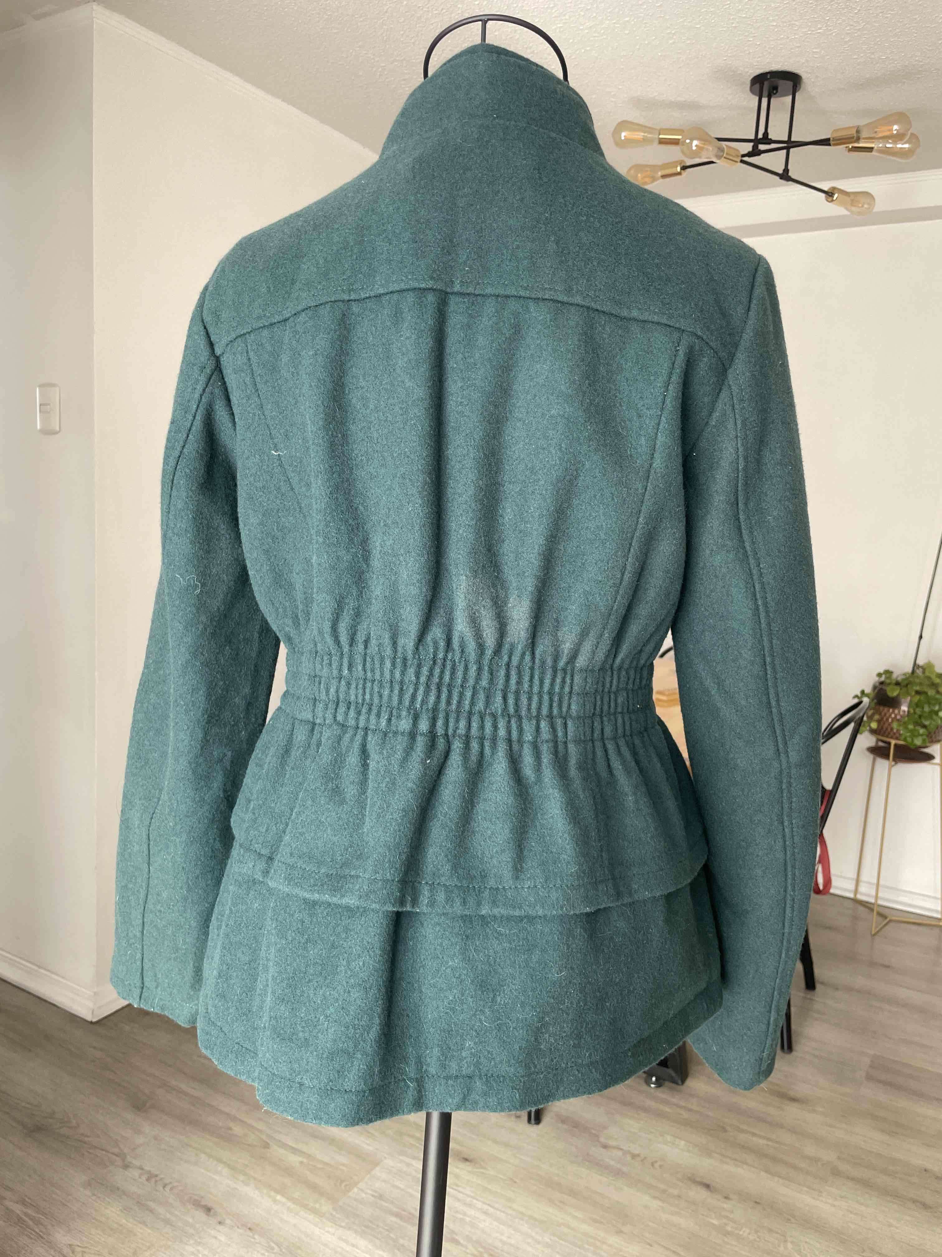 Chaqueta verde con bolsillos - miniatura 2