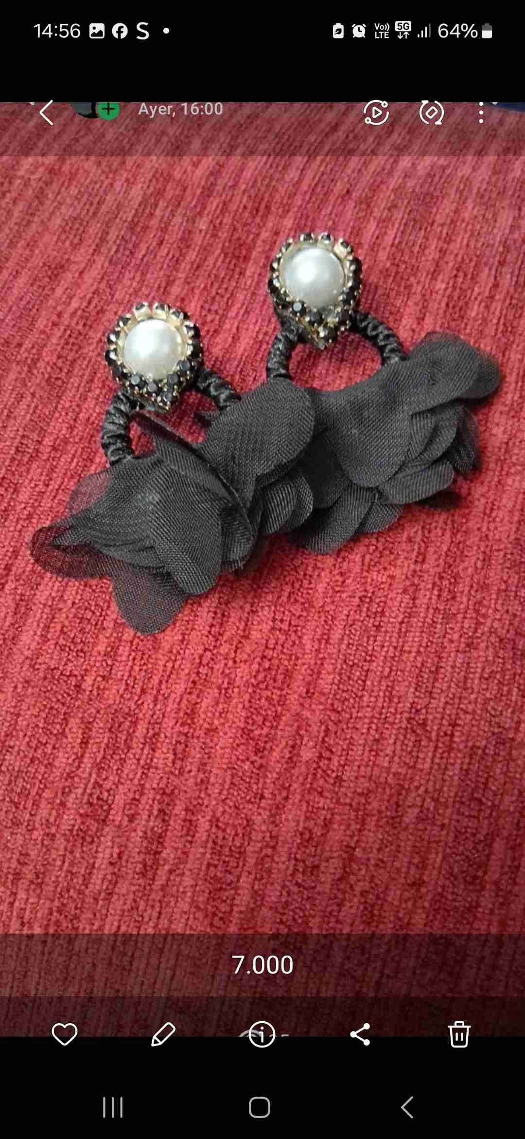 Aros negros con flores