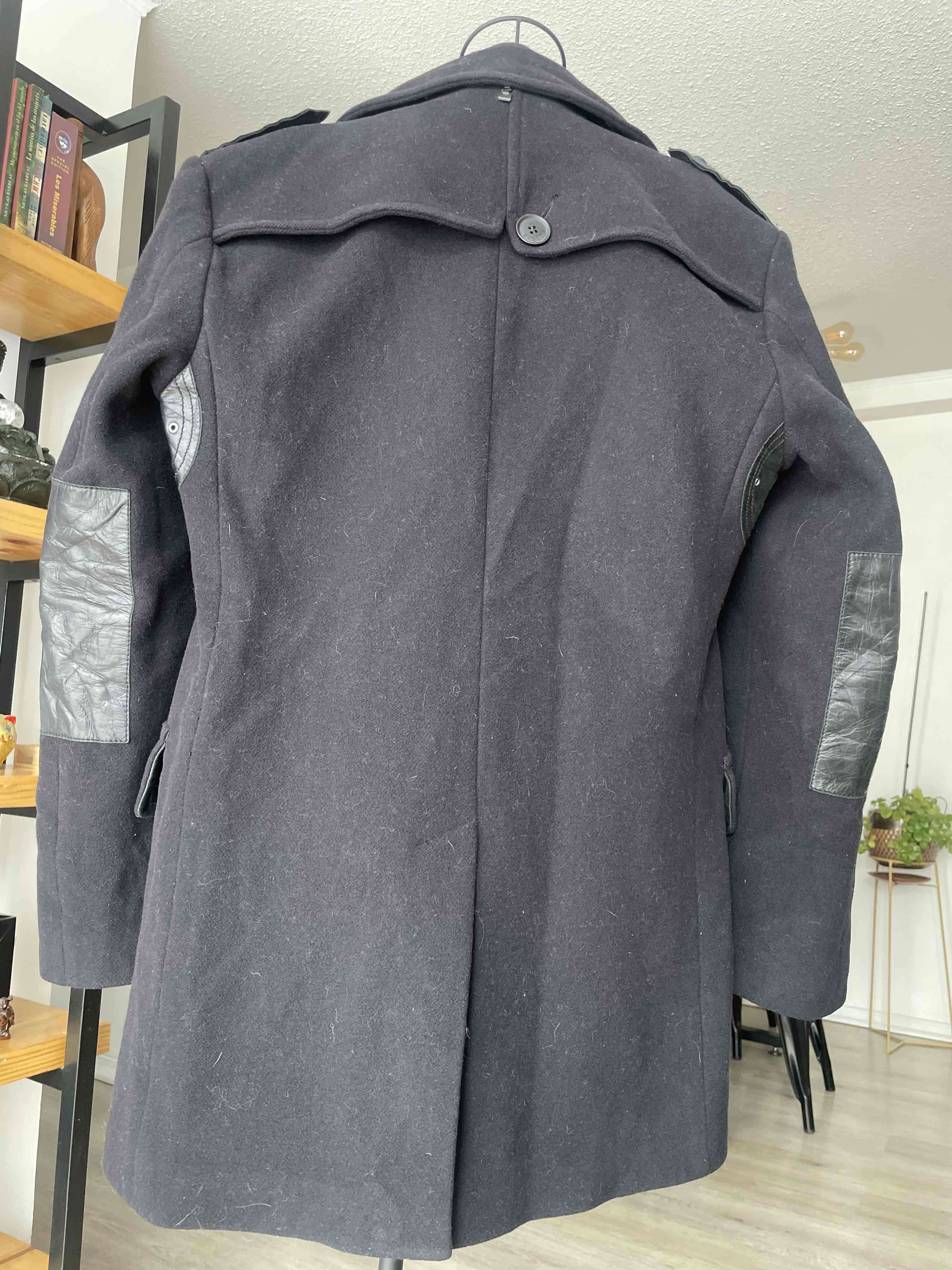 Abrigo hombre negro con 72% de lana. - miniatura 2