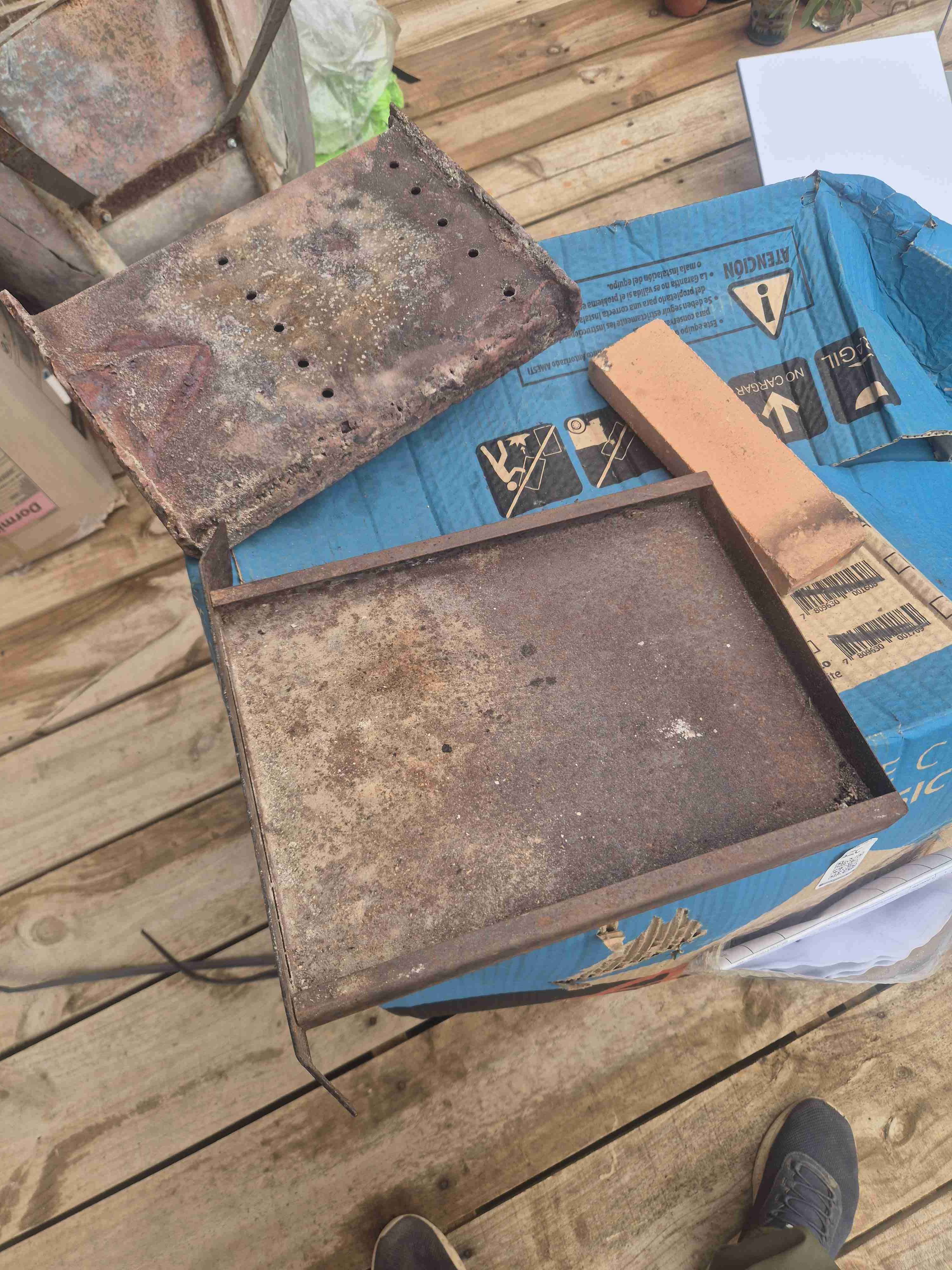 Estufa de leña antigua. - miniatura 5