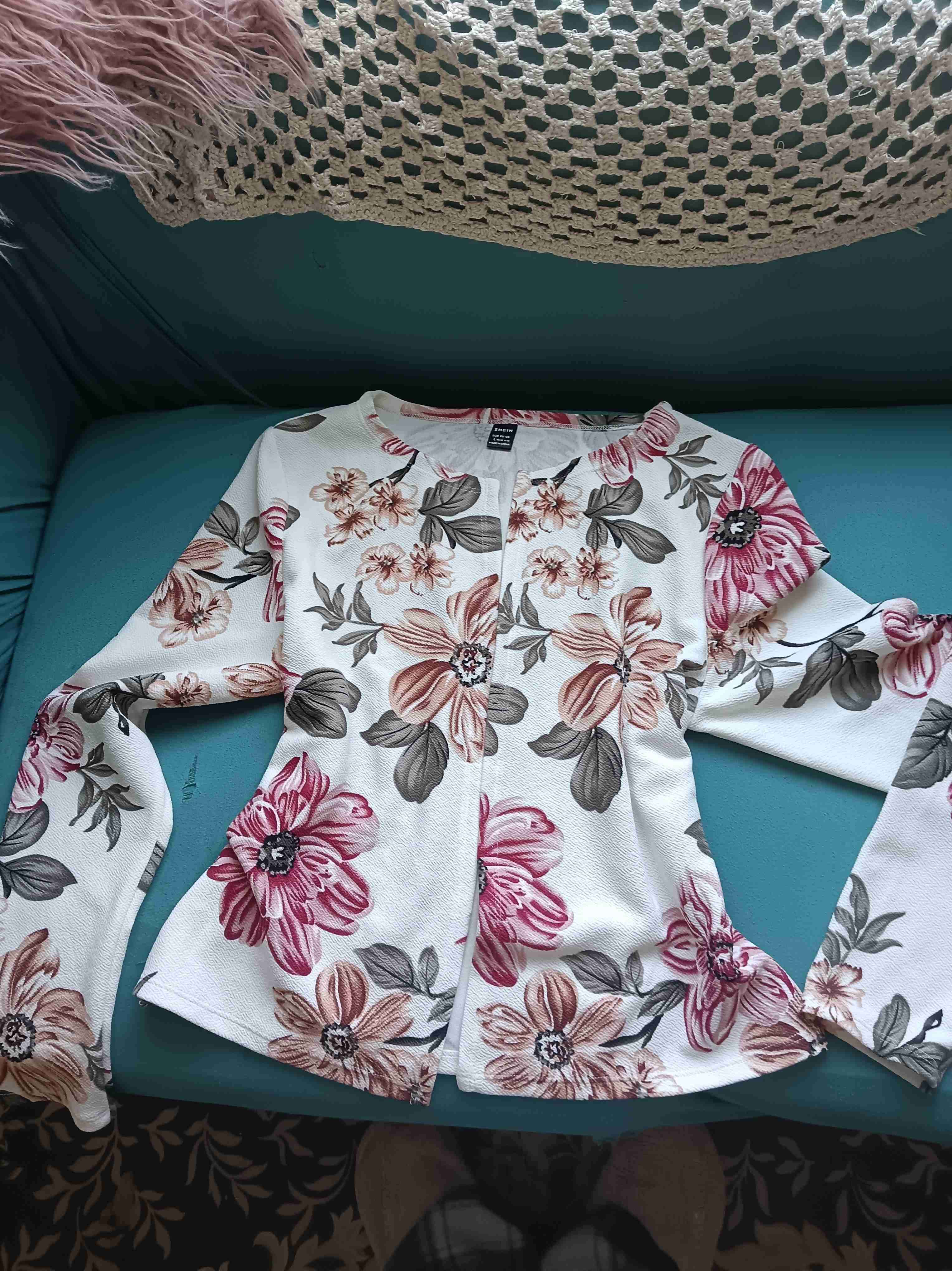 Chaqueta floral blanca