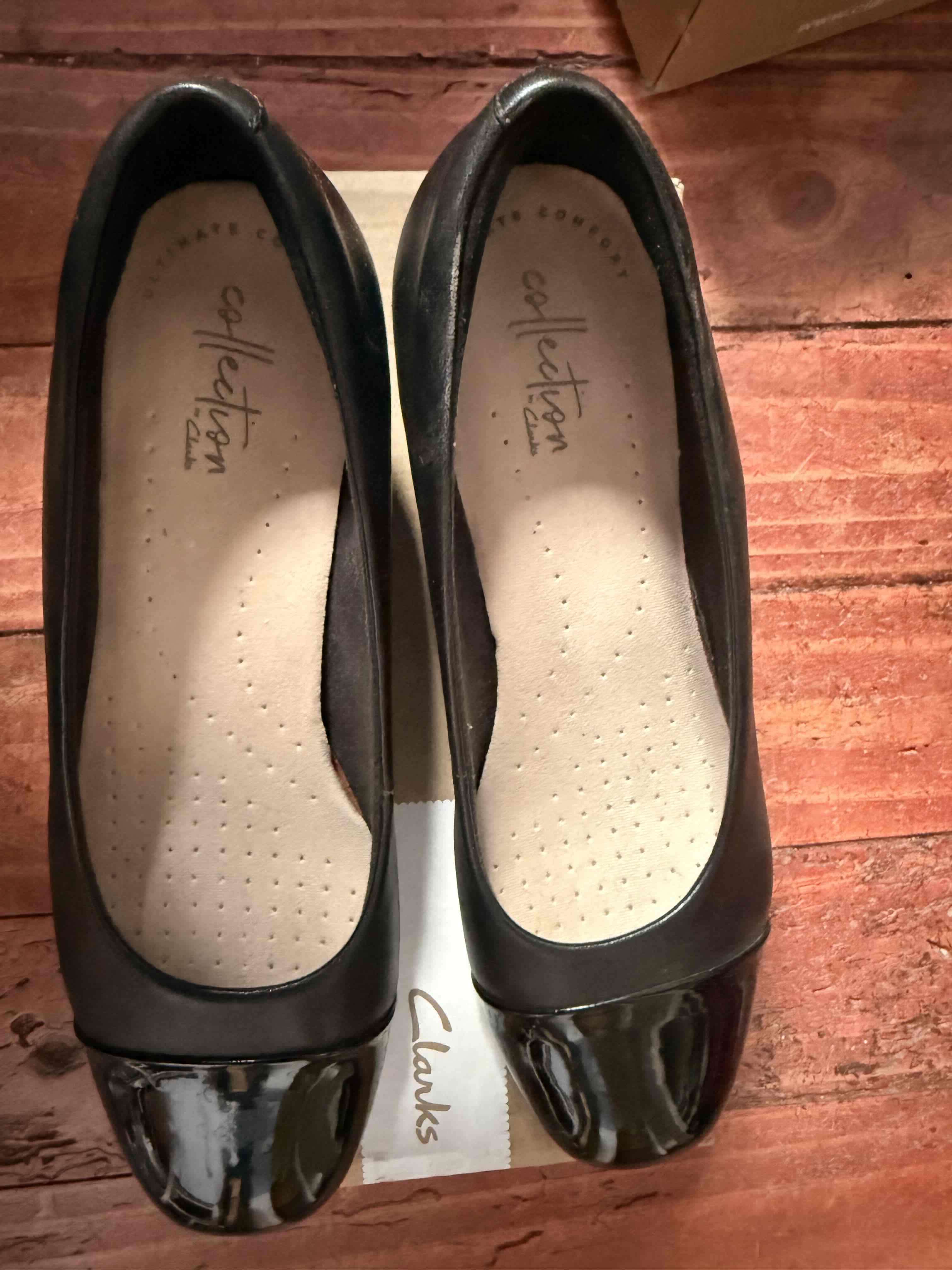 Zapatos negros Clarks elegantes - miniatura 1