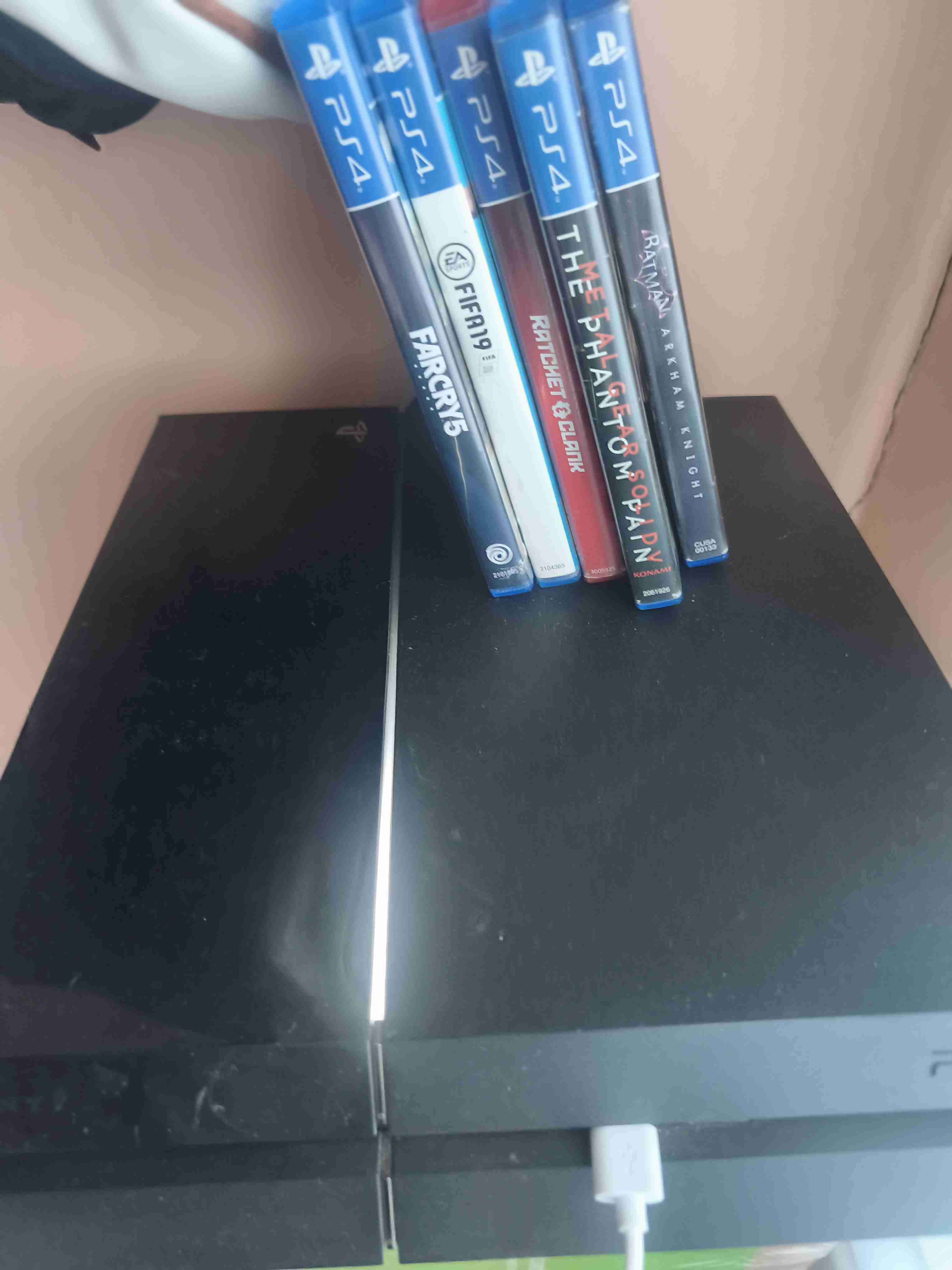 Consola PS4 con juegos - miniatura 1