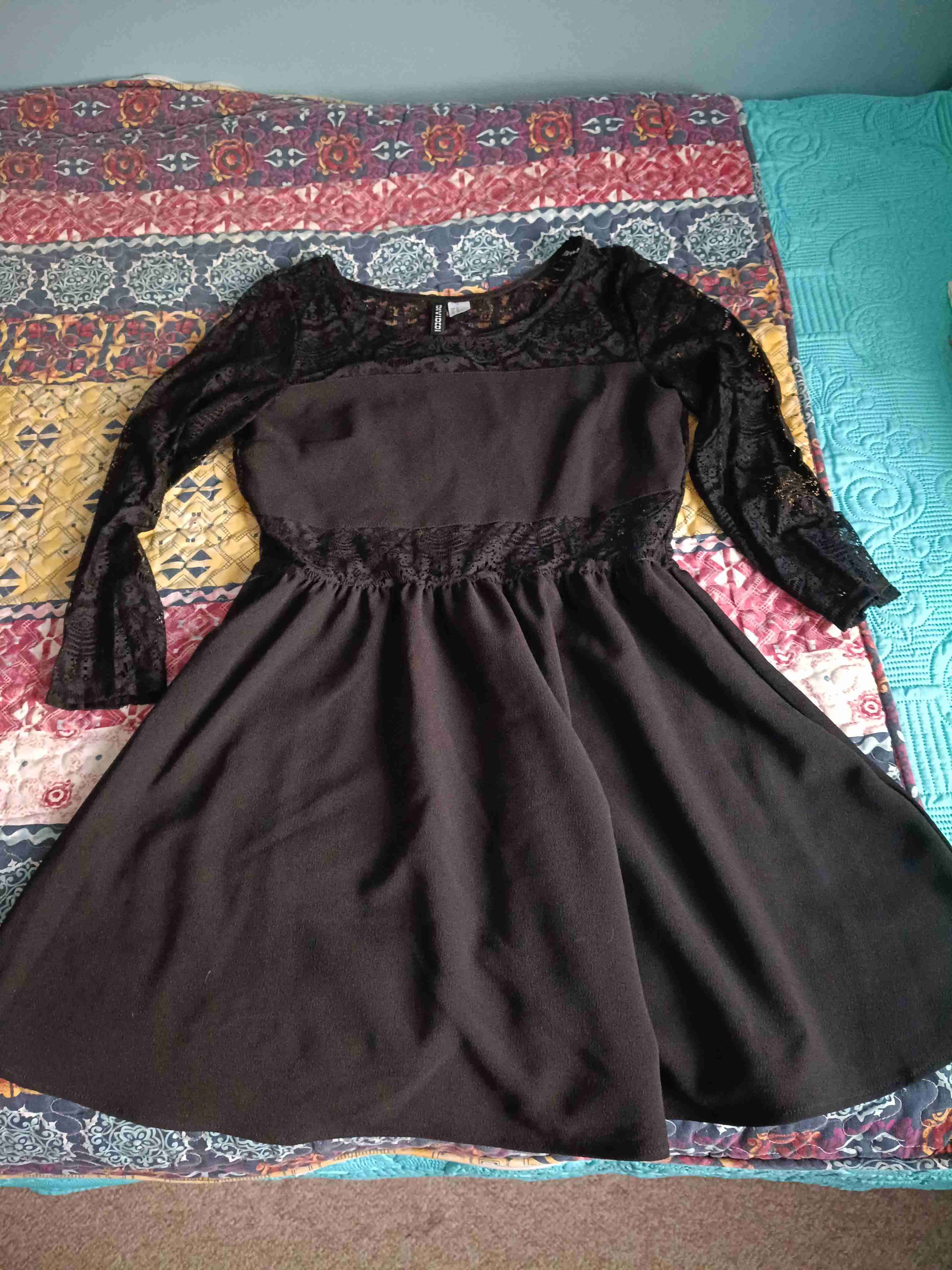 Vestido negro manga encaje