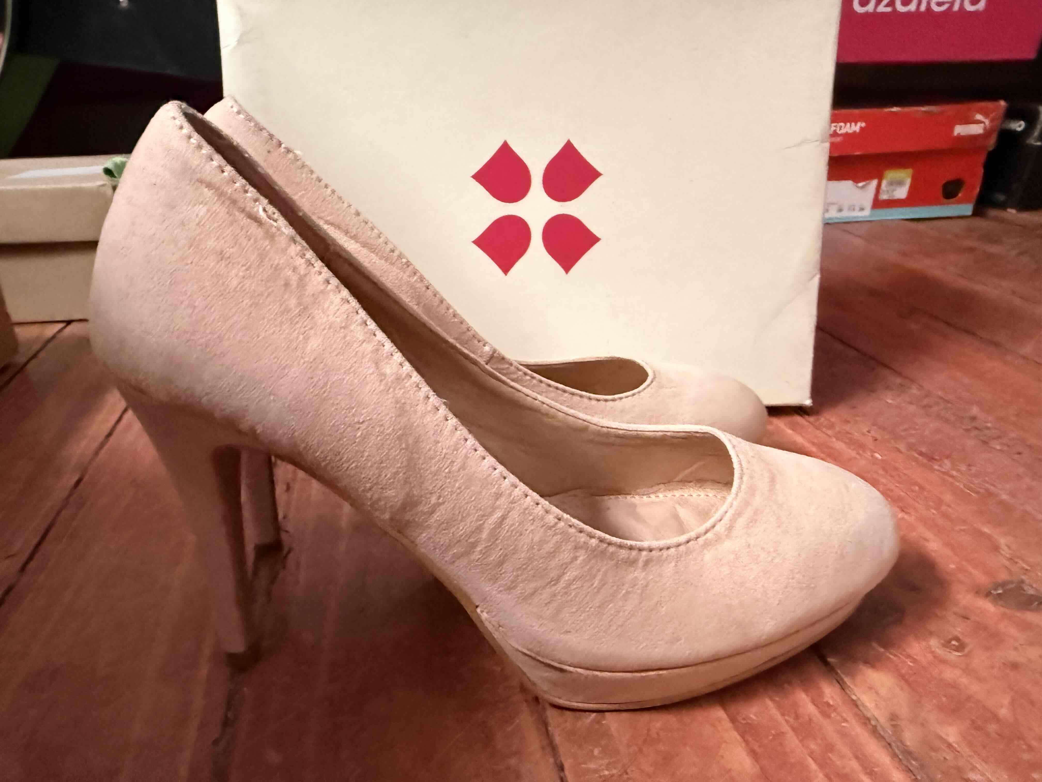 Zapatos de tacón beige - miniatura 2