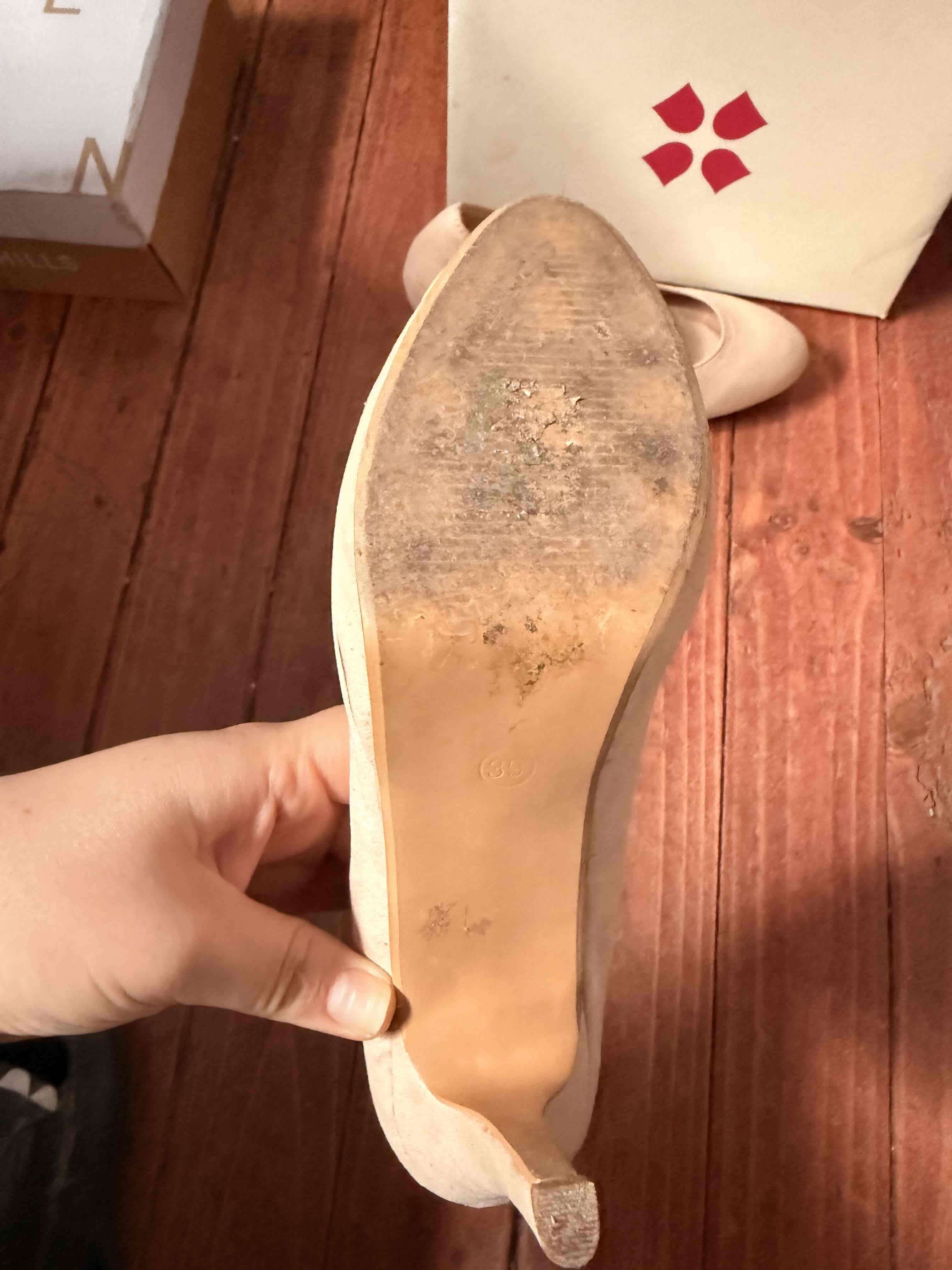 Zapatos de tacón beige - miniatura 3