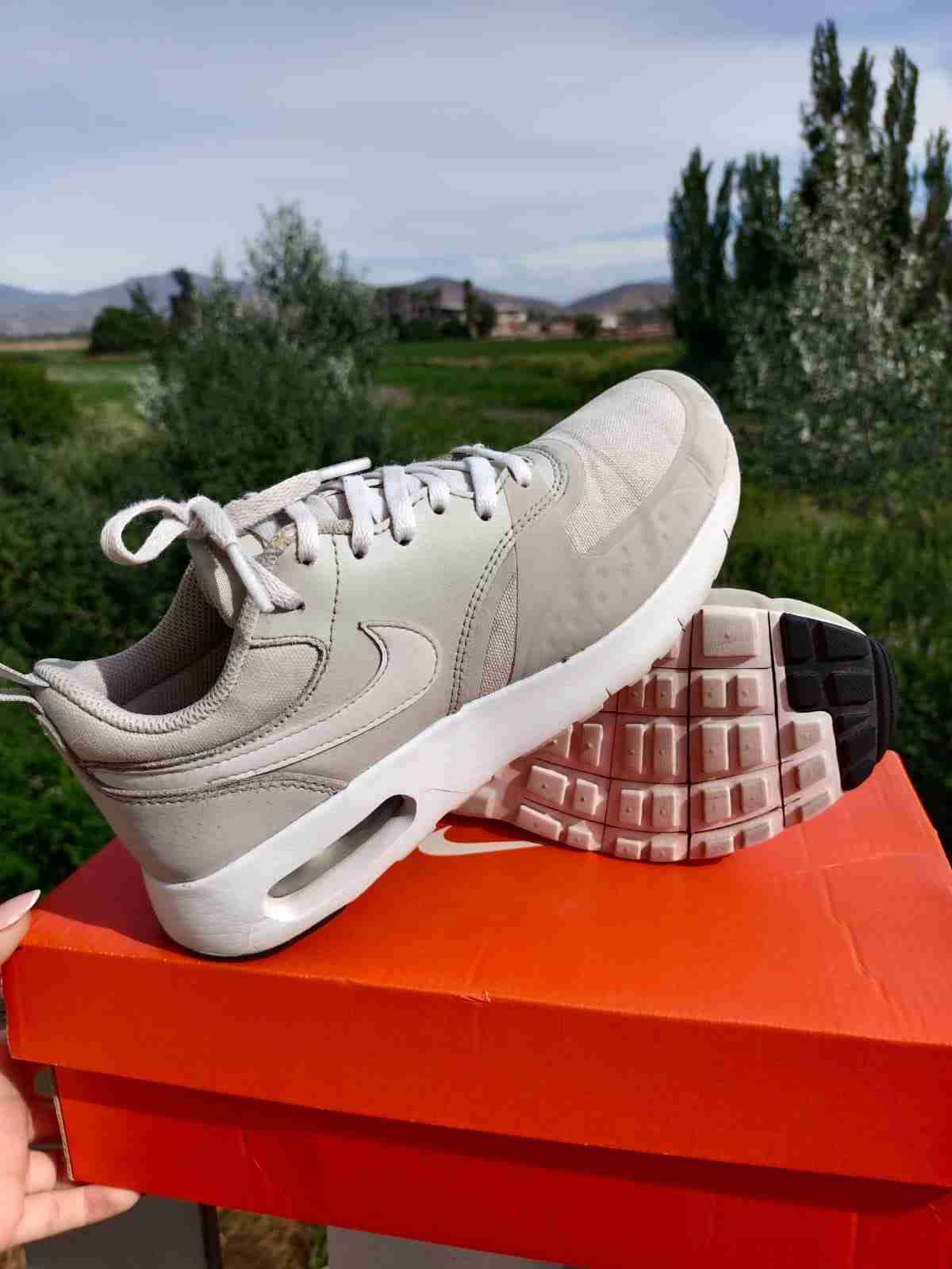 Zapatillas deportivas grises - miniatura 1