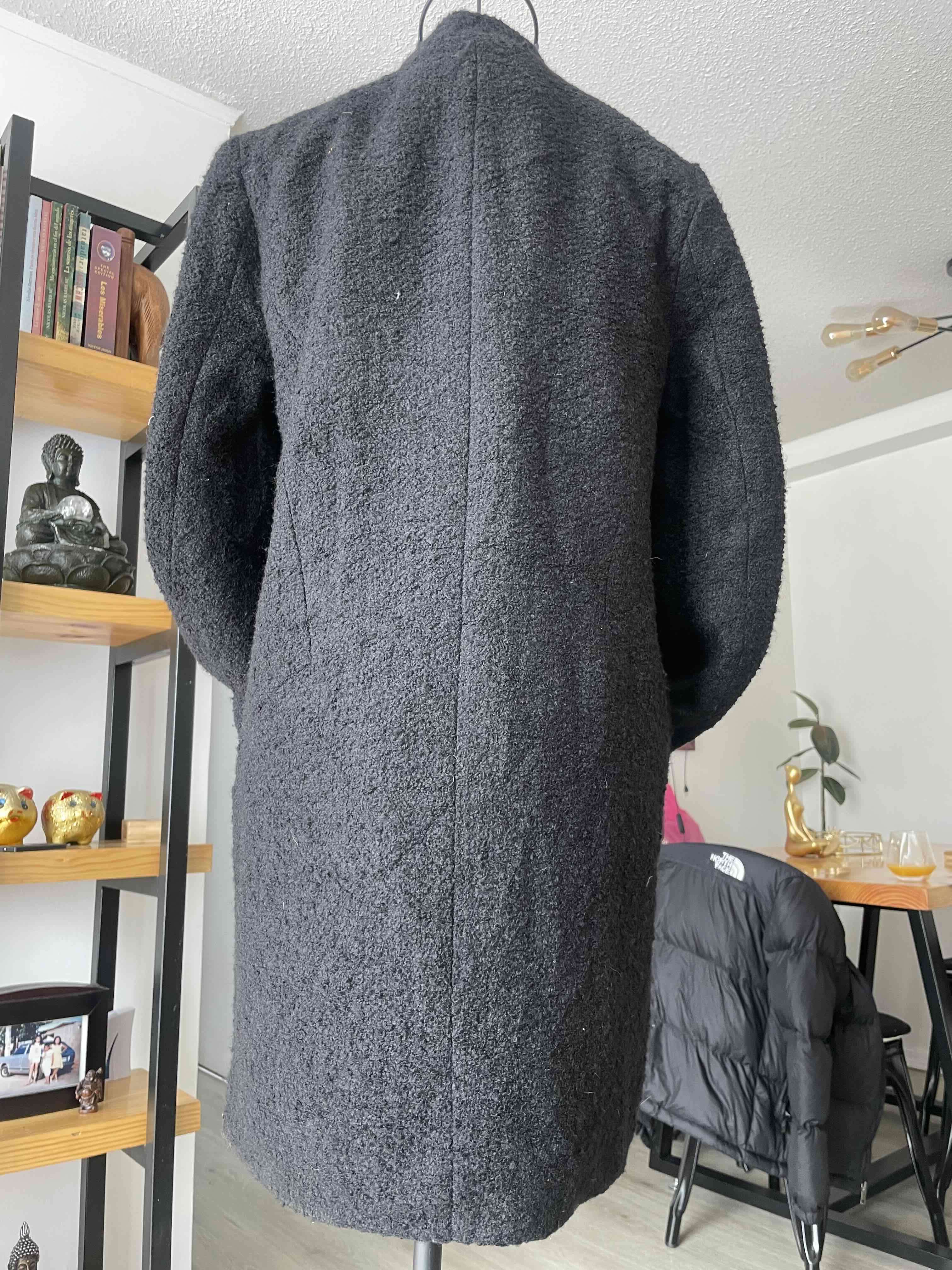 Abrigo negro con cierre - miniatura 2