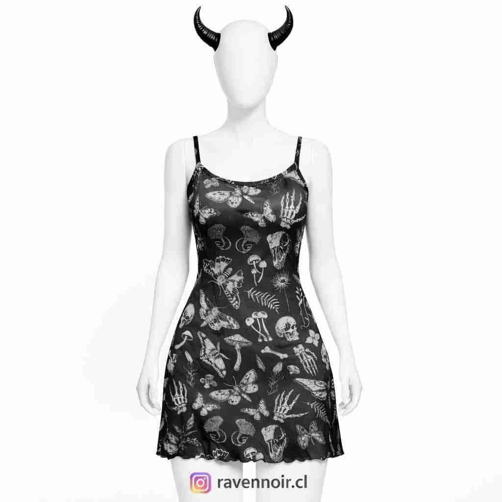 Vestido negro con estampado gótico