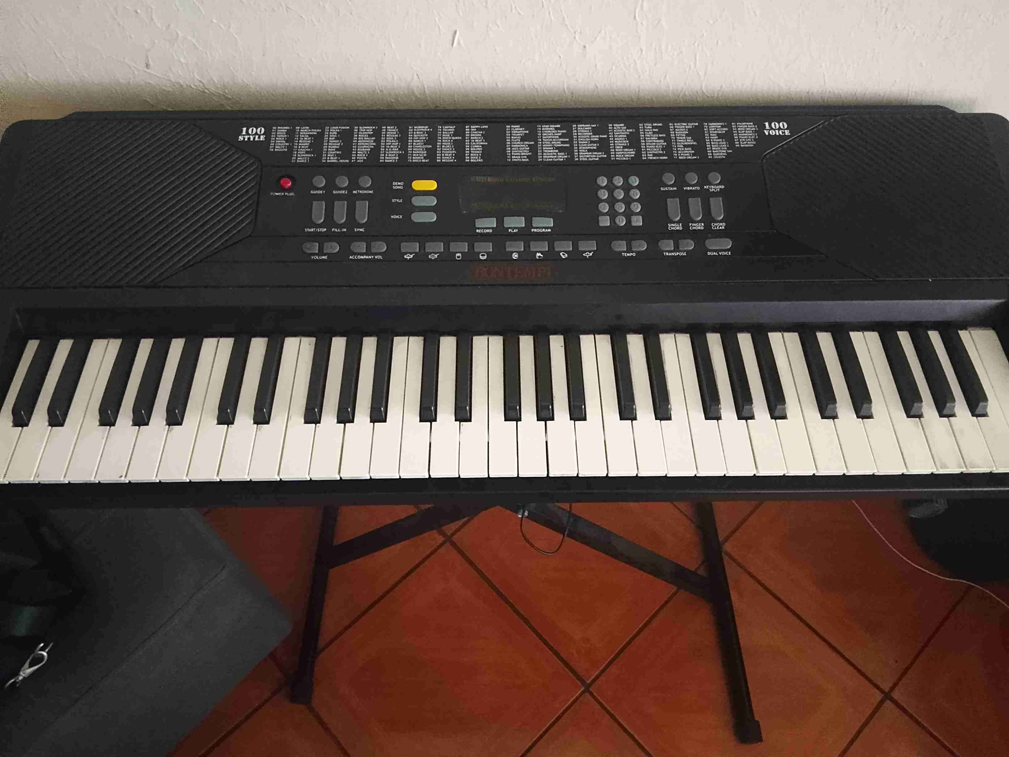 Teclado electrónico negro