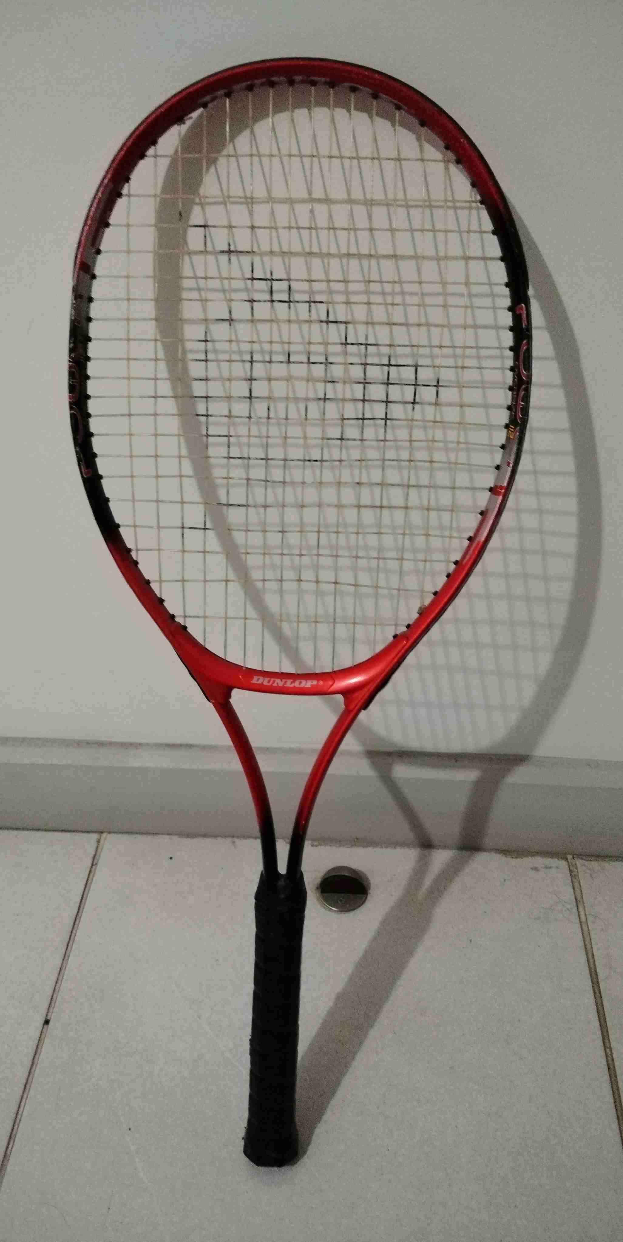 Raqueta de tenis Dunlop roja - miniatura 1