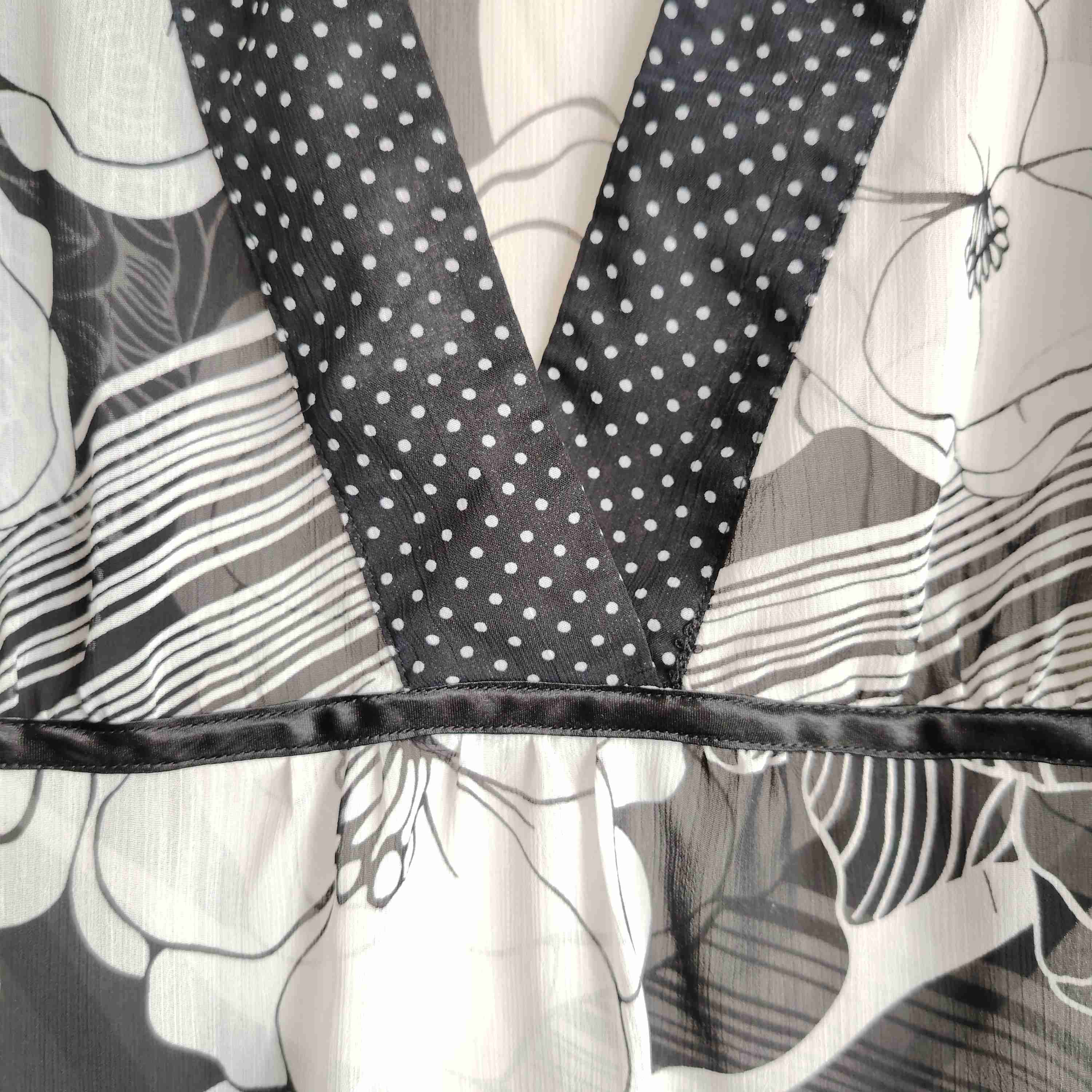 Blusa Intrigue M Blanco y Negro - miniatura 3