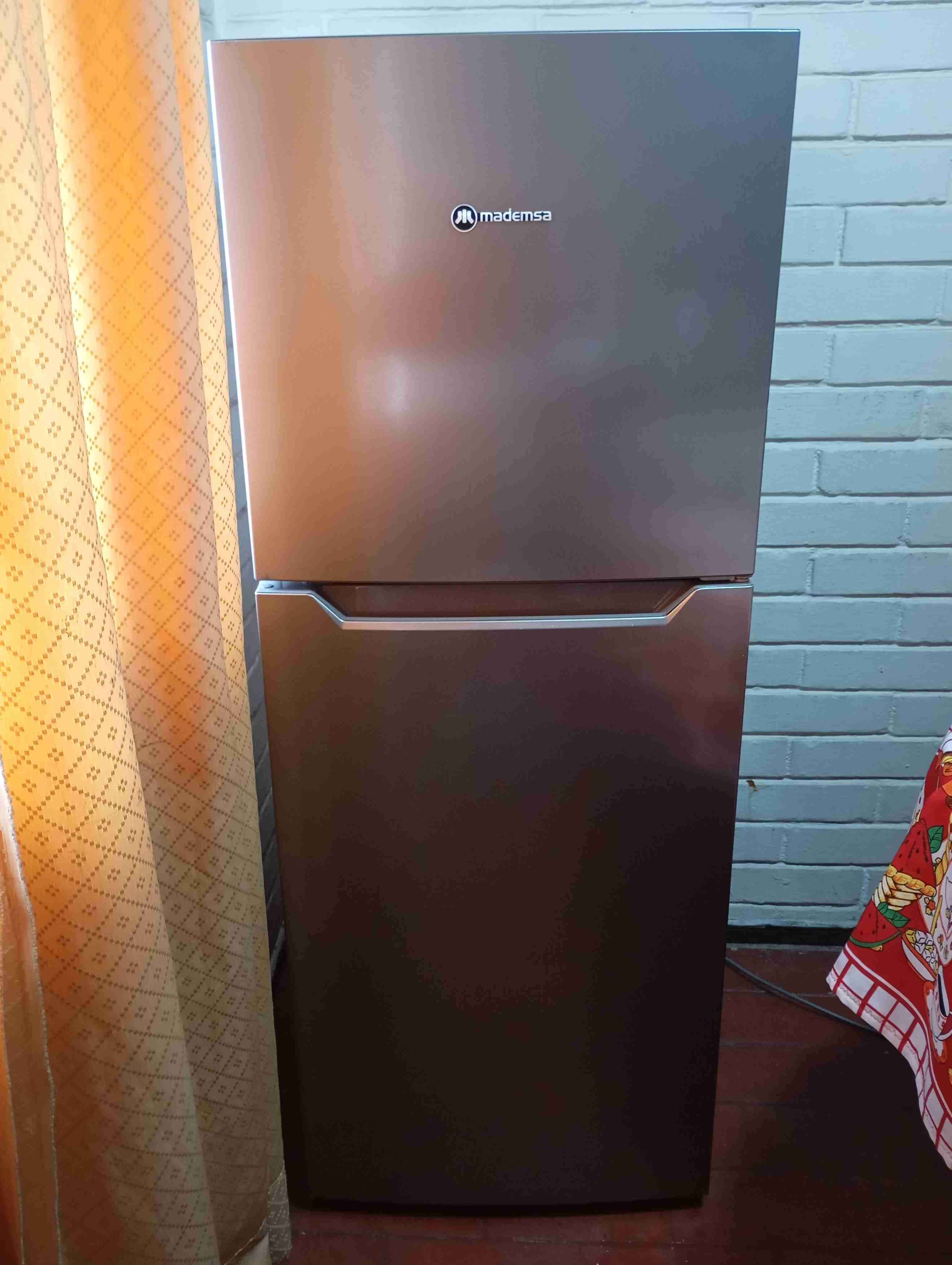 Refrigerador Mademsa gris - miniatura 1