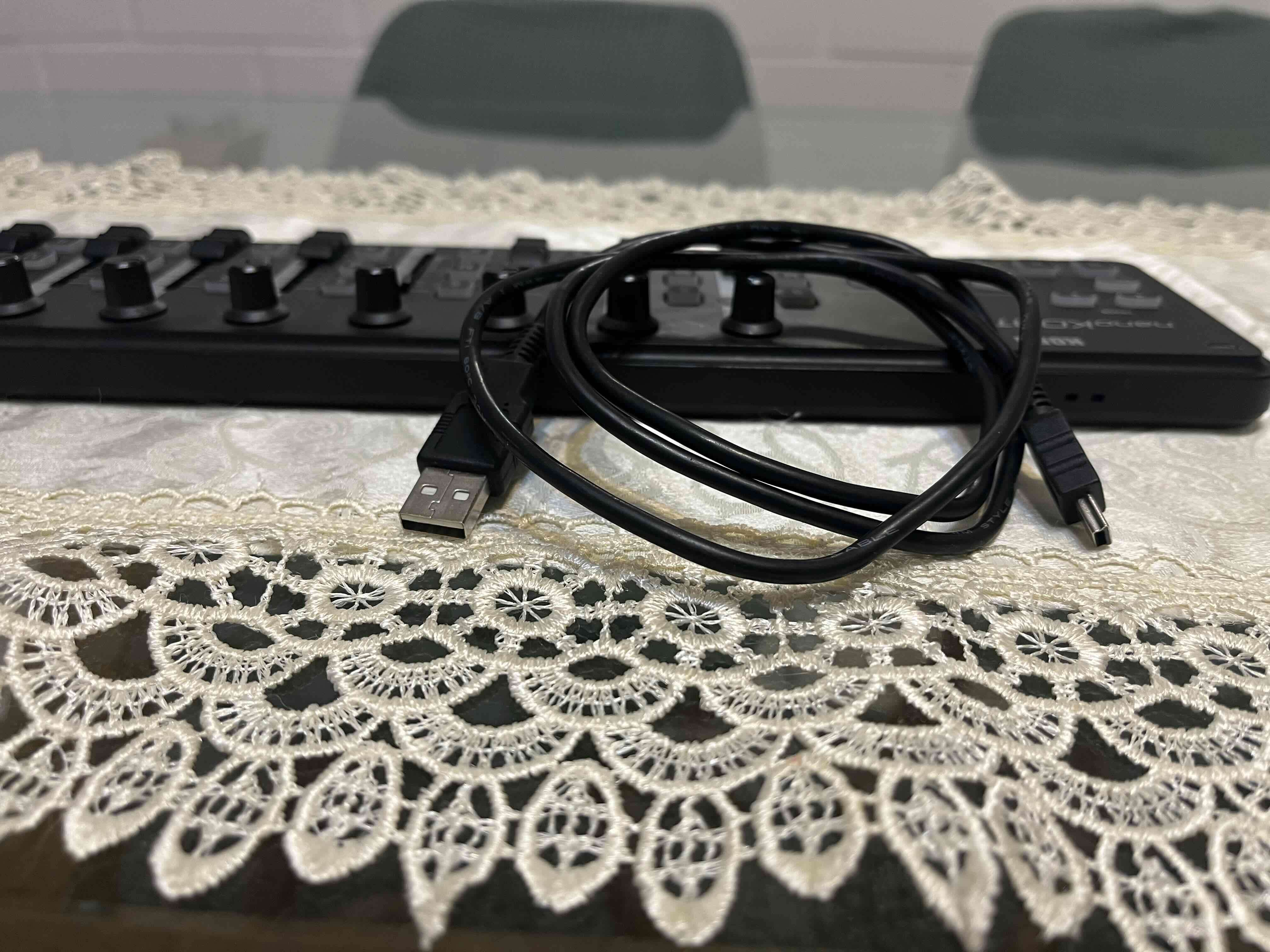 Nano Controlador MIDI USB Korg - miniatura 1