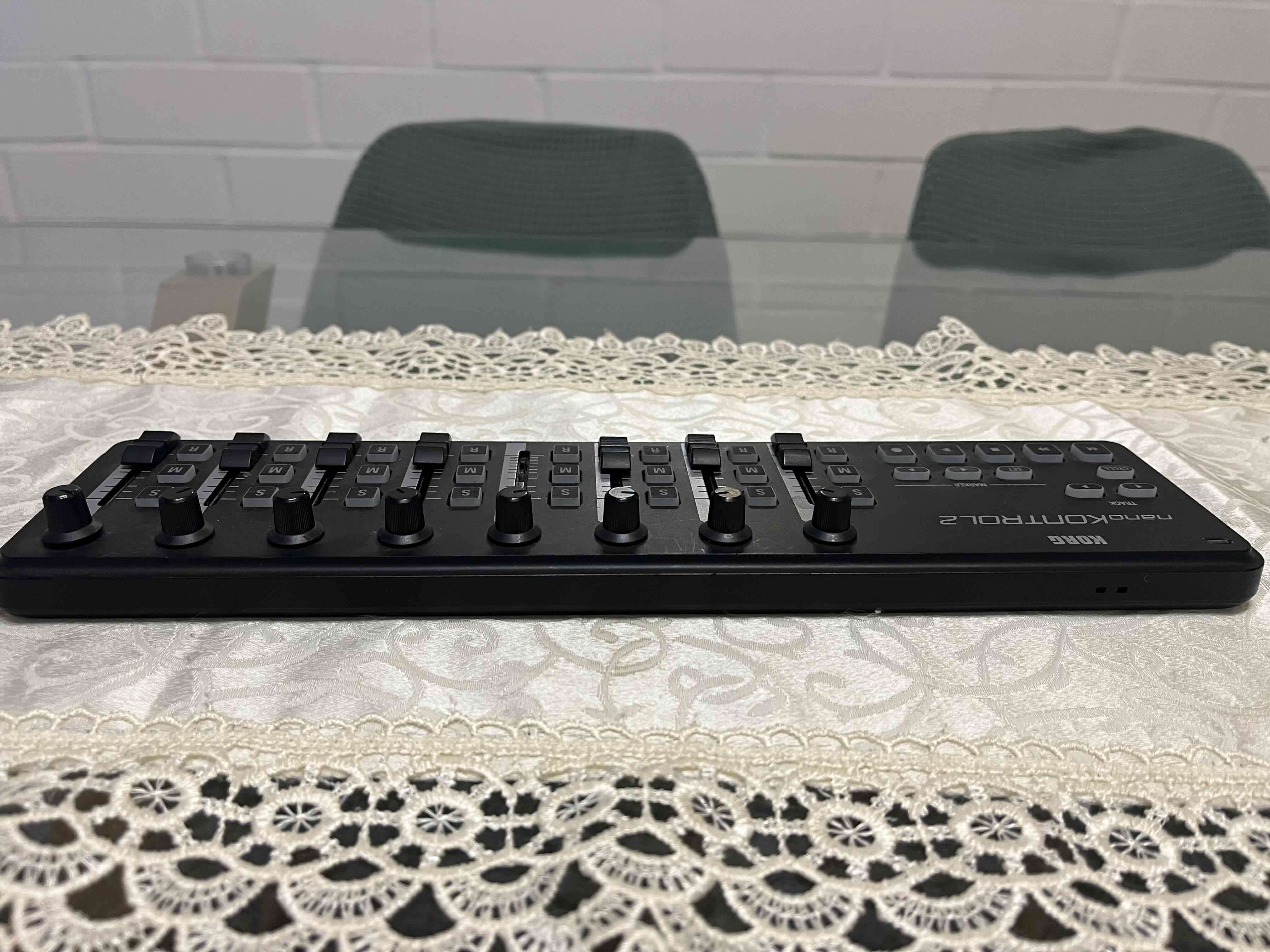 Nano Controlador MIDI USB Korg - miniatura 2