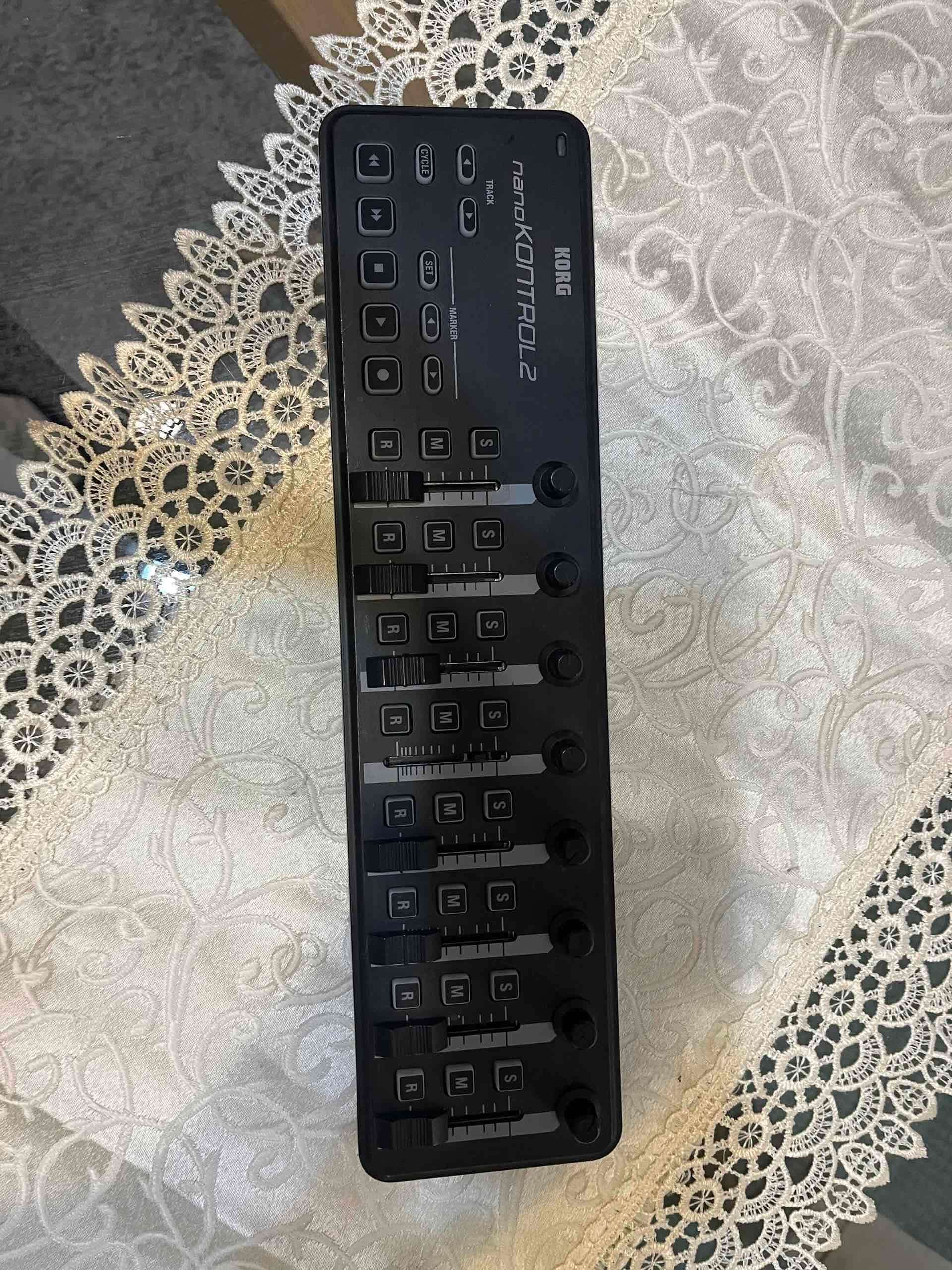 Nano Controlador MIDI USB Korg - miniatura 3