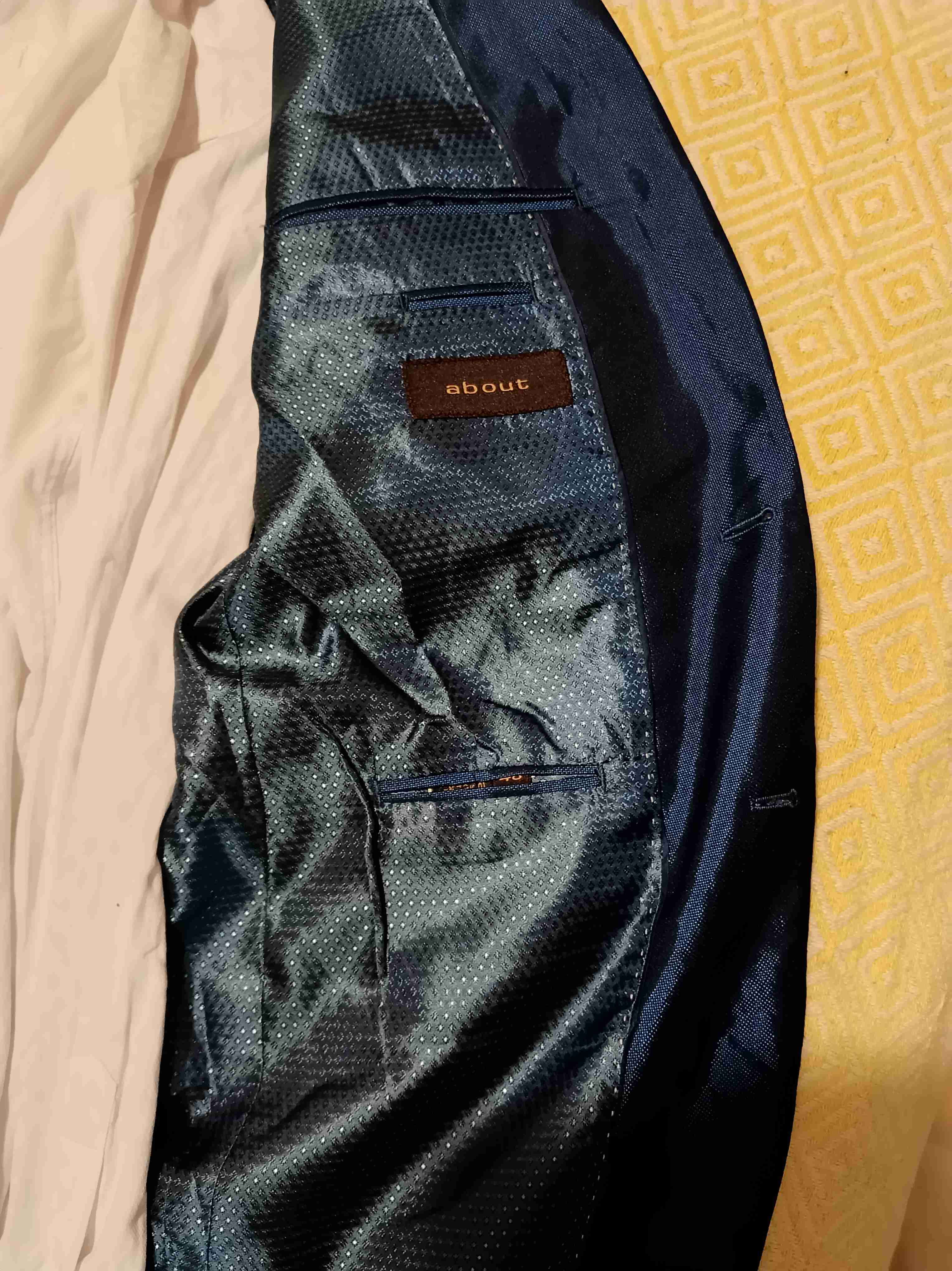 Traje azul elegante para hombre - miniatura 2