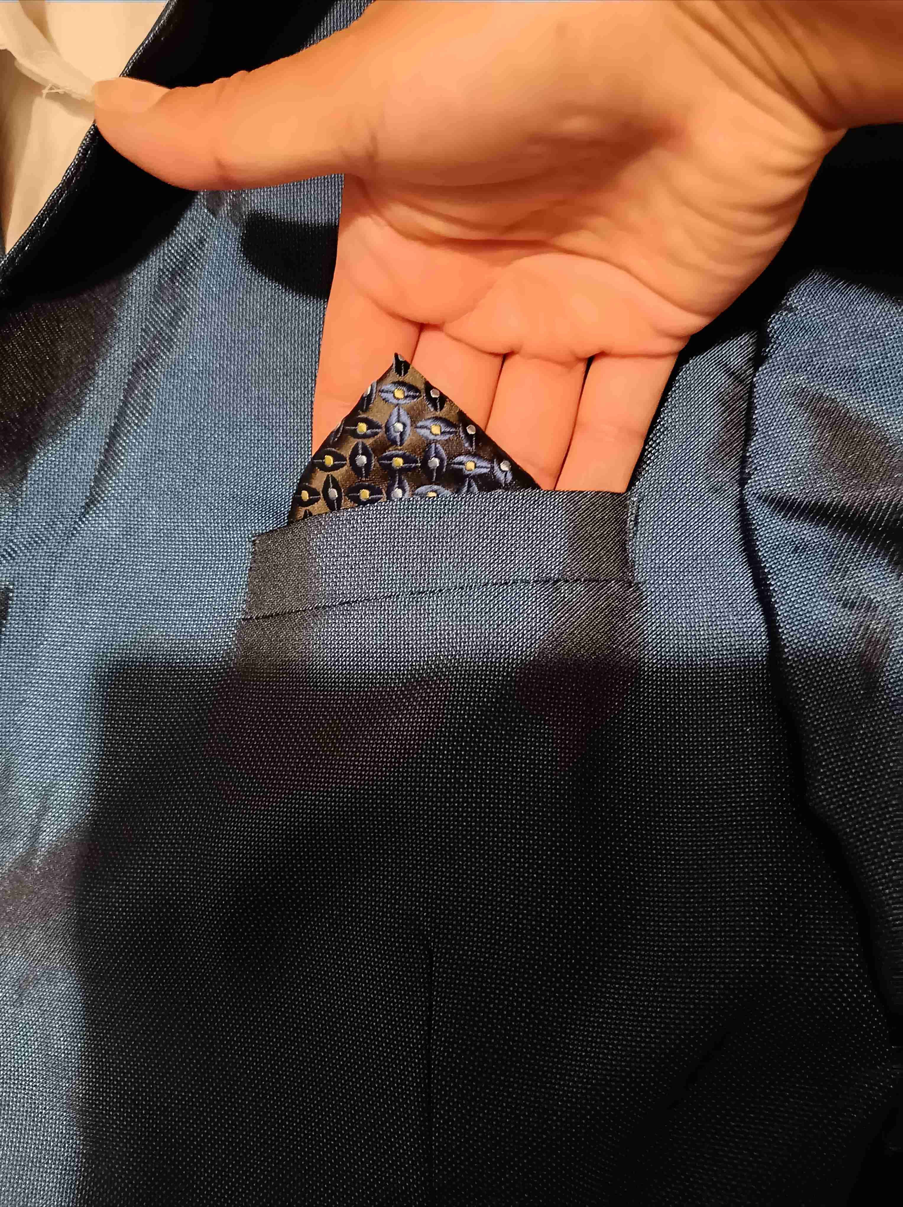 Traje azul elegante para hombre - miniatura 4