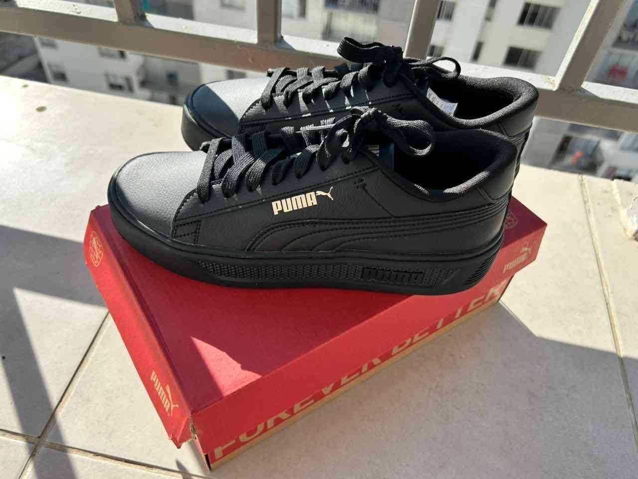 Zapatillas negras Puma nuevas - miniatura 1