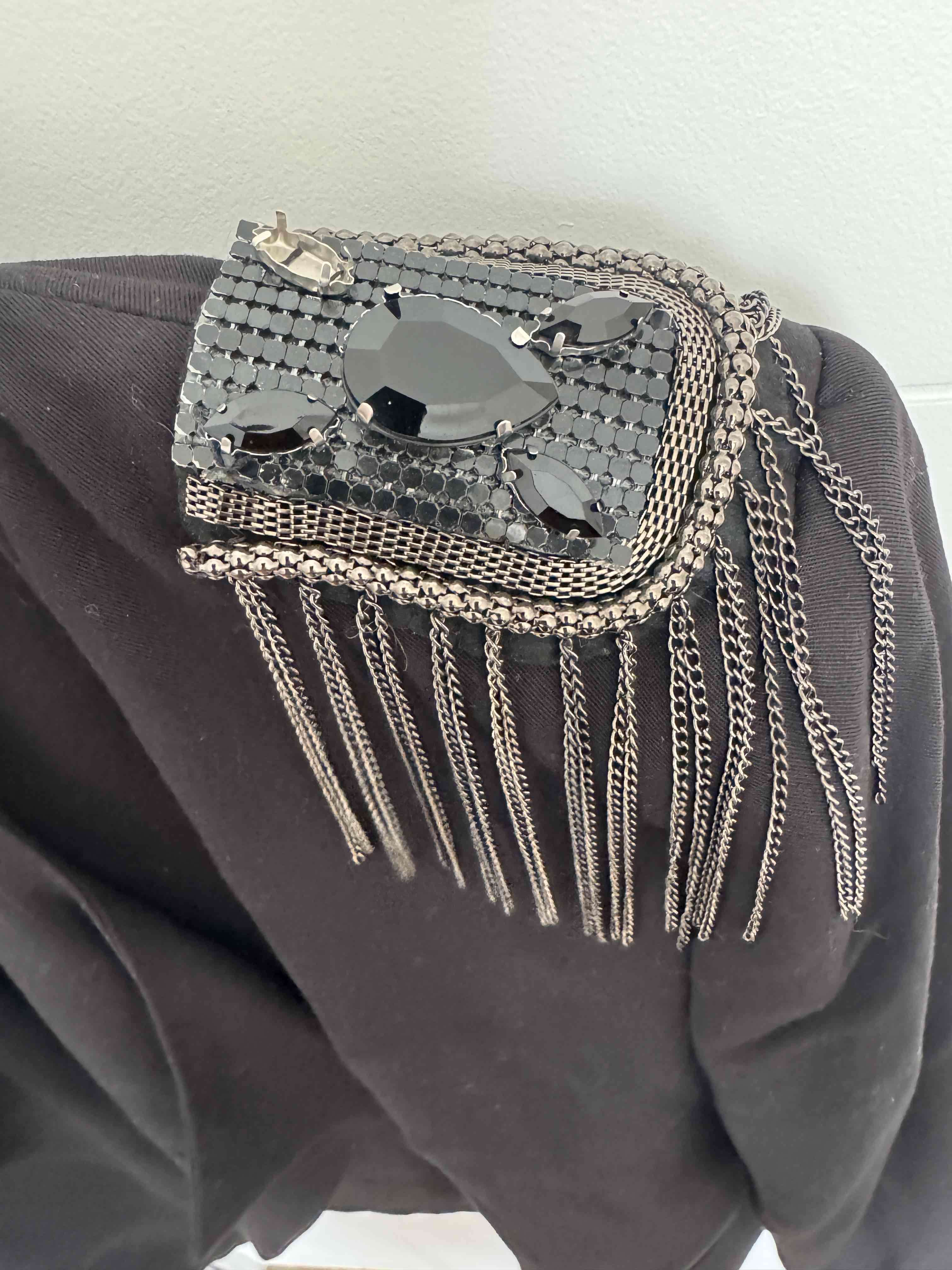 Blazer negro con detalles metálicos - miniatura 5