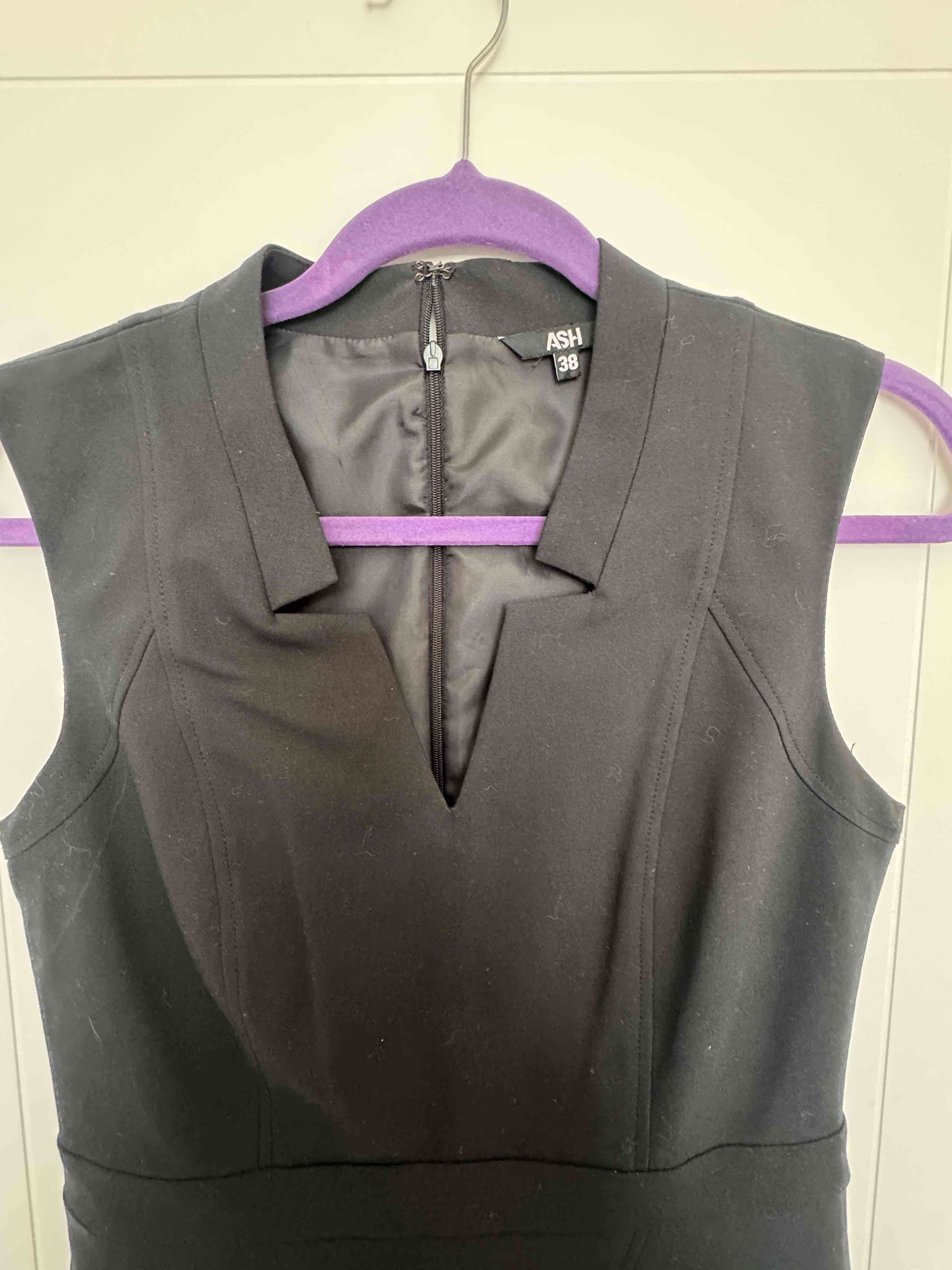 Vestido negro sin mangas - miniatura 3