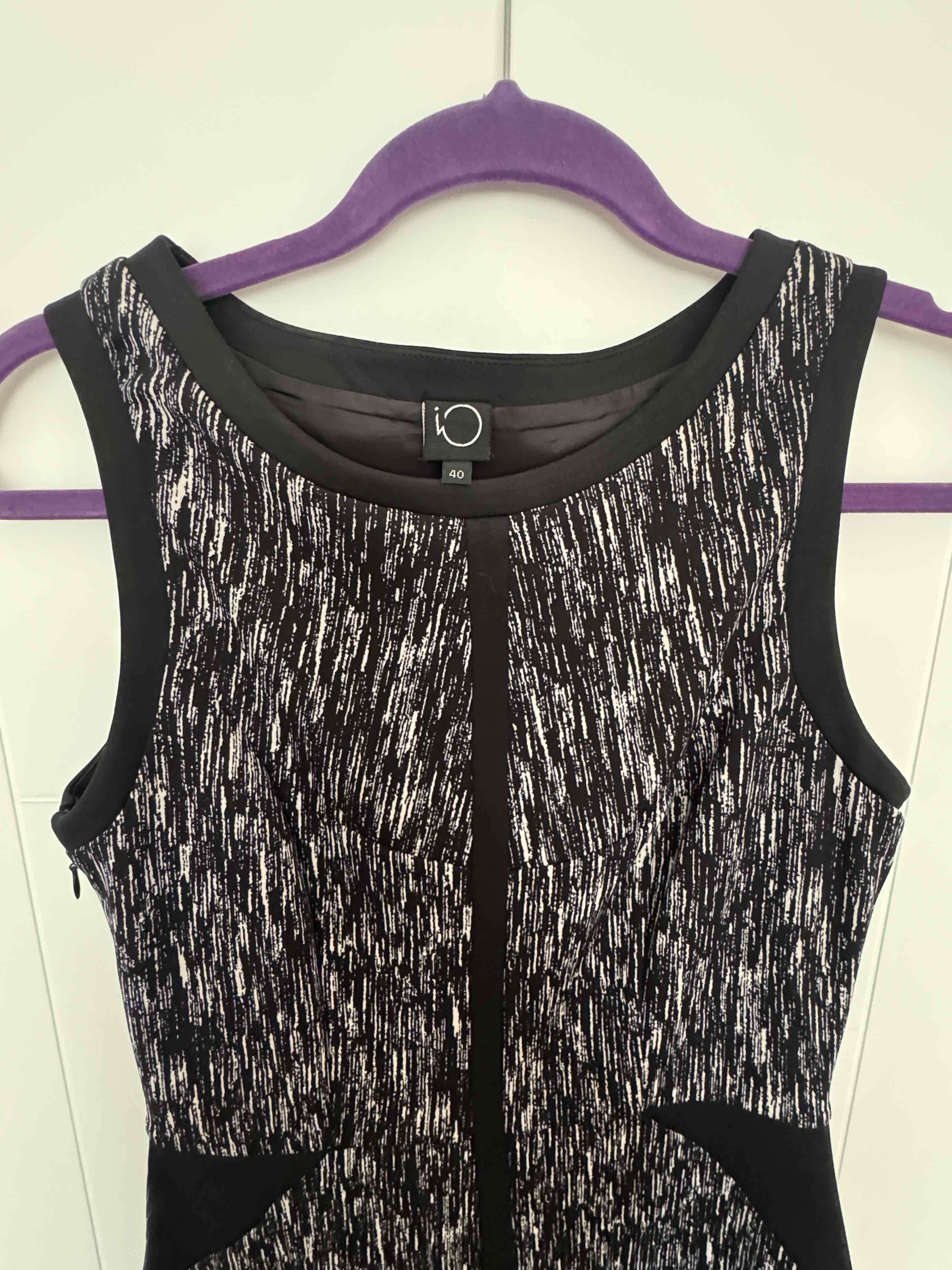 Vestido negro sin mangas - miniatura 2