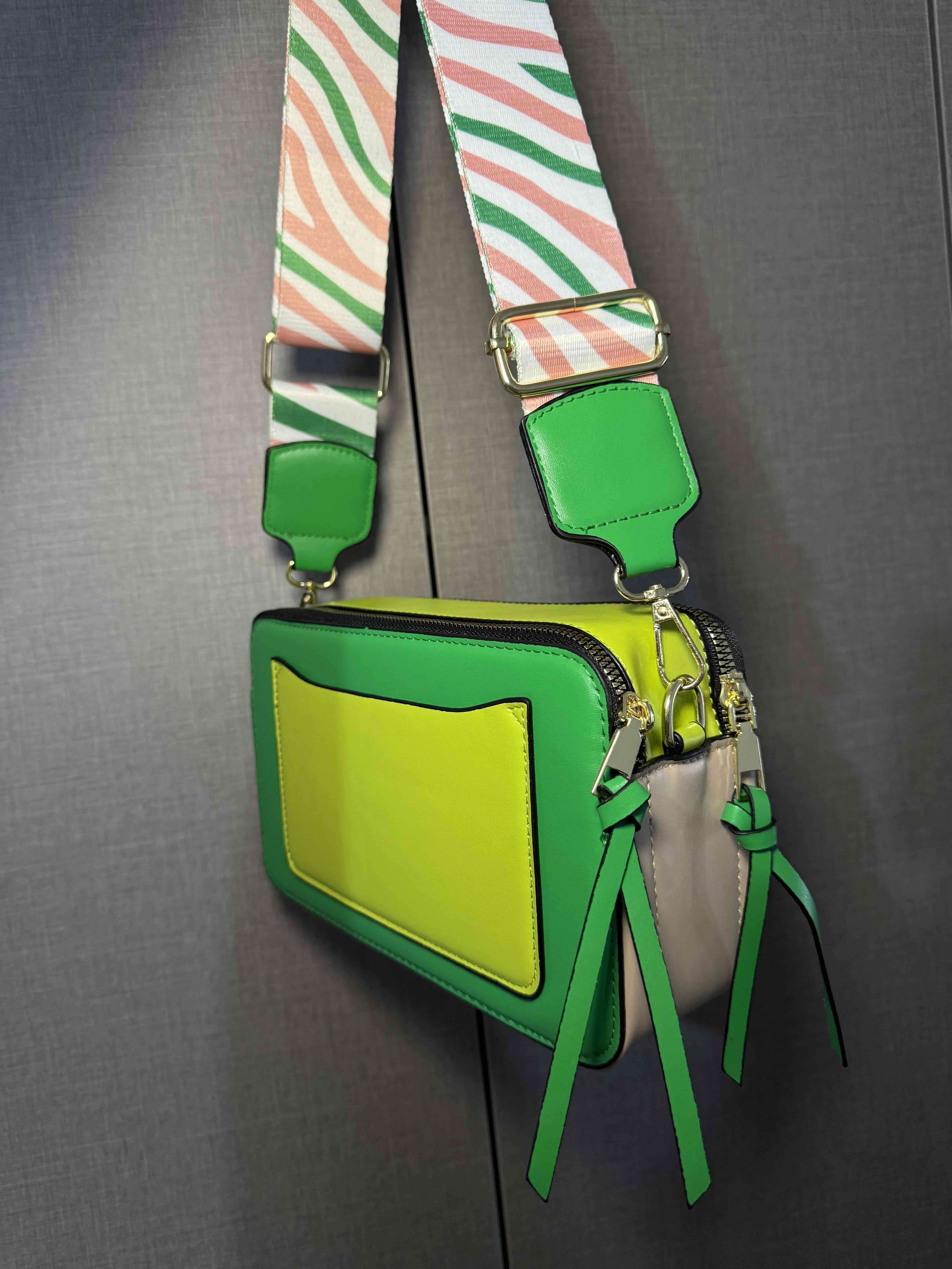 Bandolera verde con correa estampada - miniatura 2