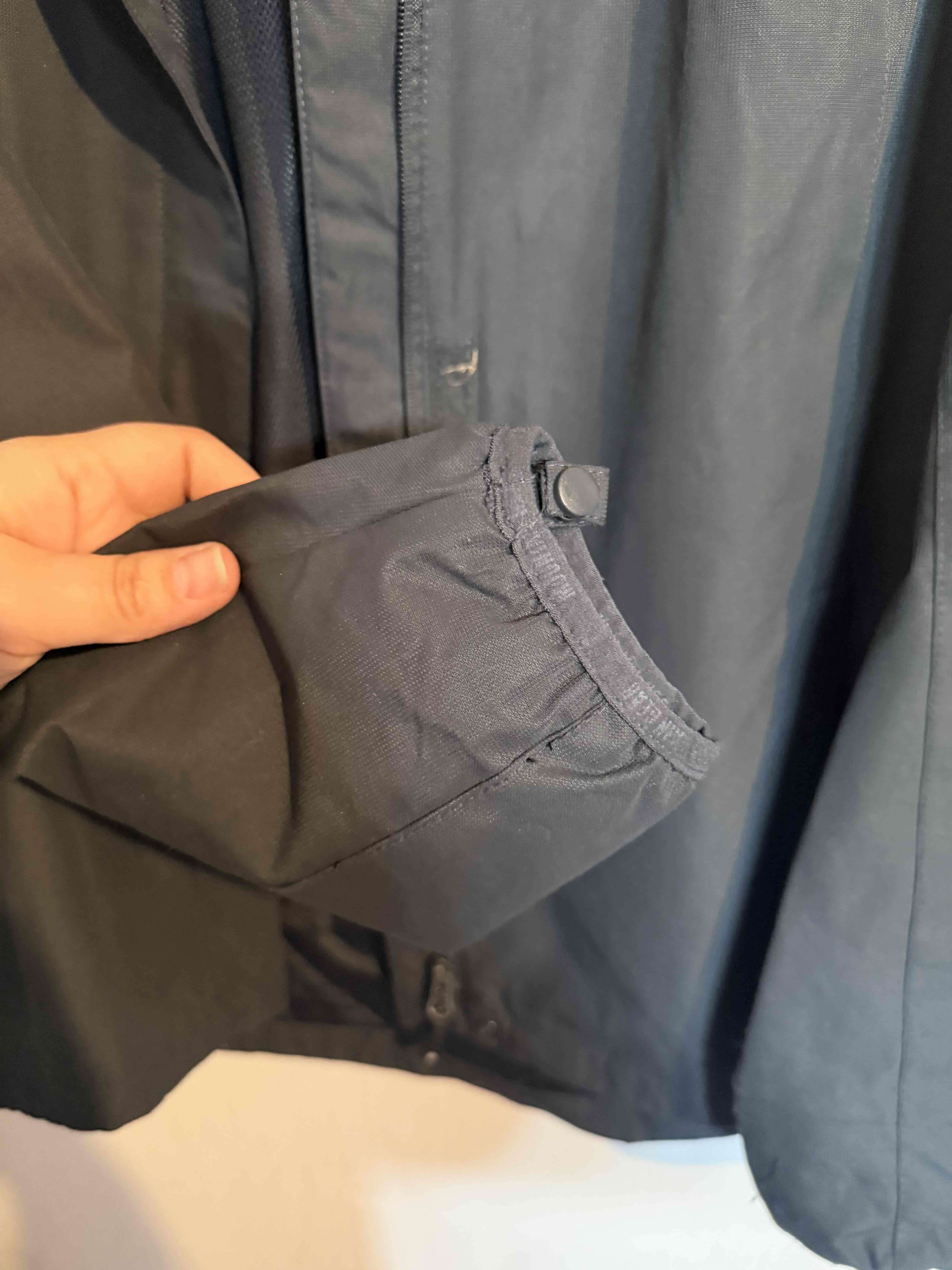 Chaqueta negra impermeable Mountain Gear - miniatura 5