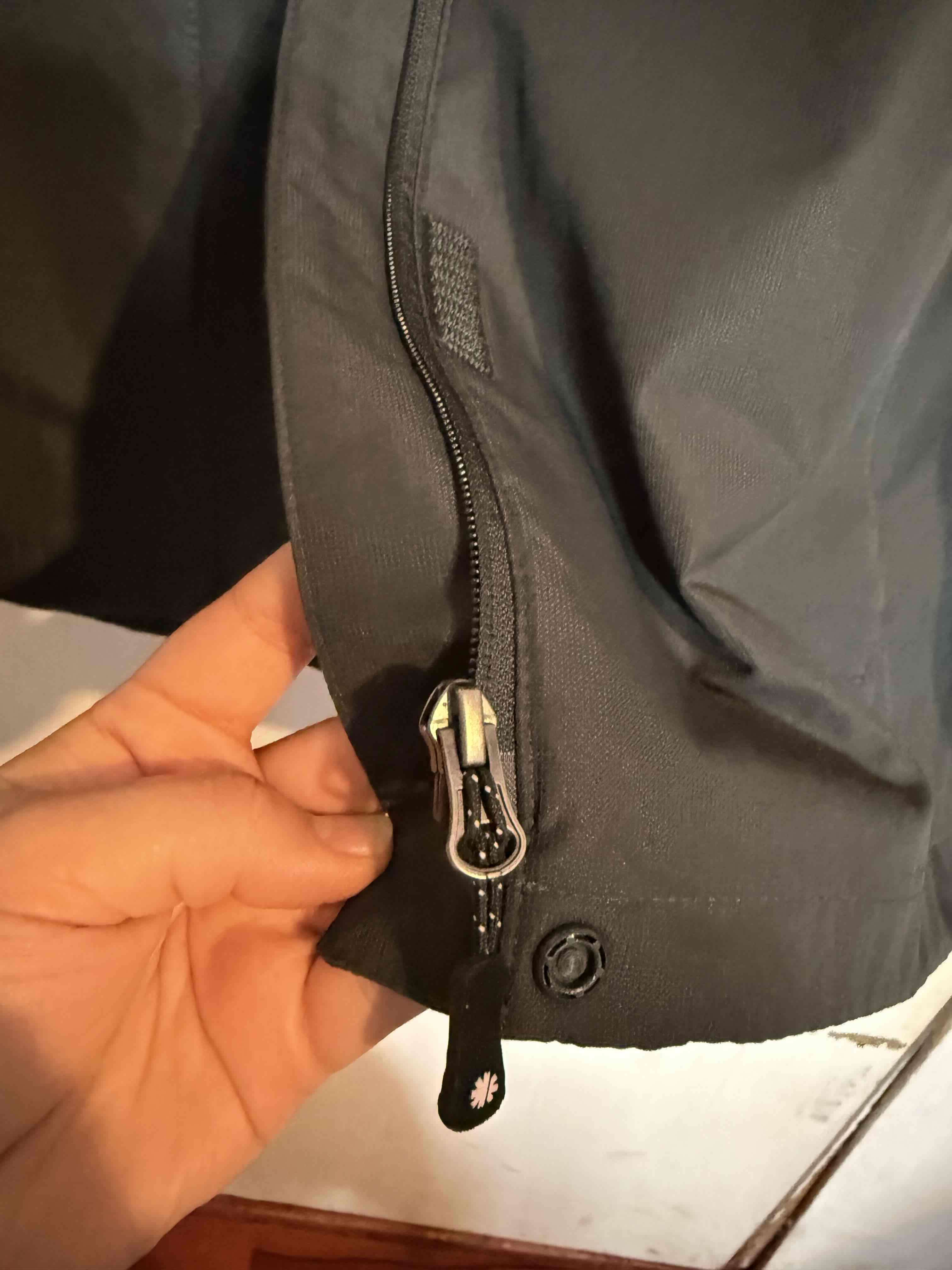 Chaqueta negra impermeable Mountain Gear - miniatura 6