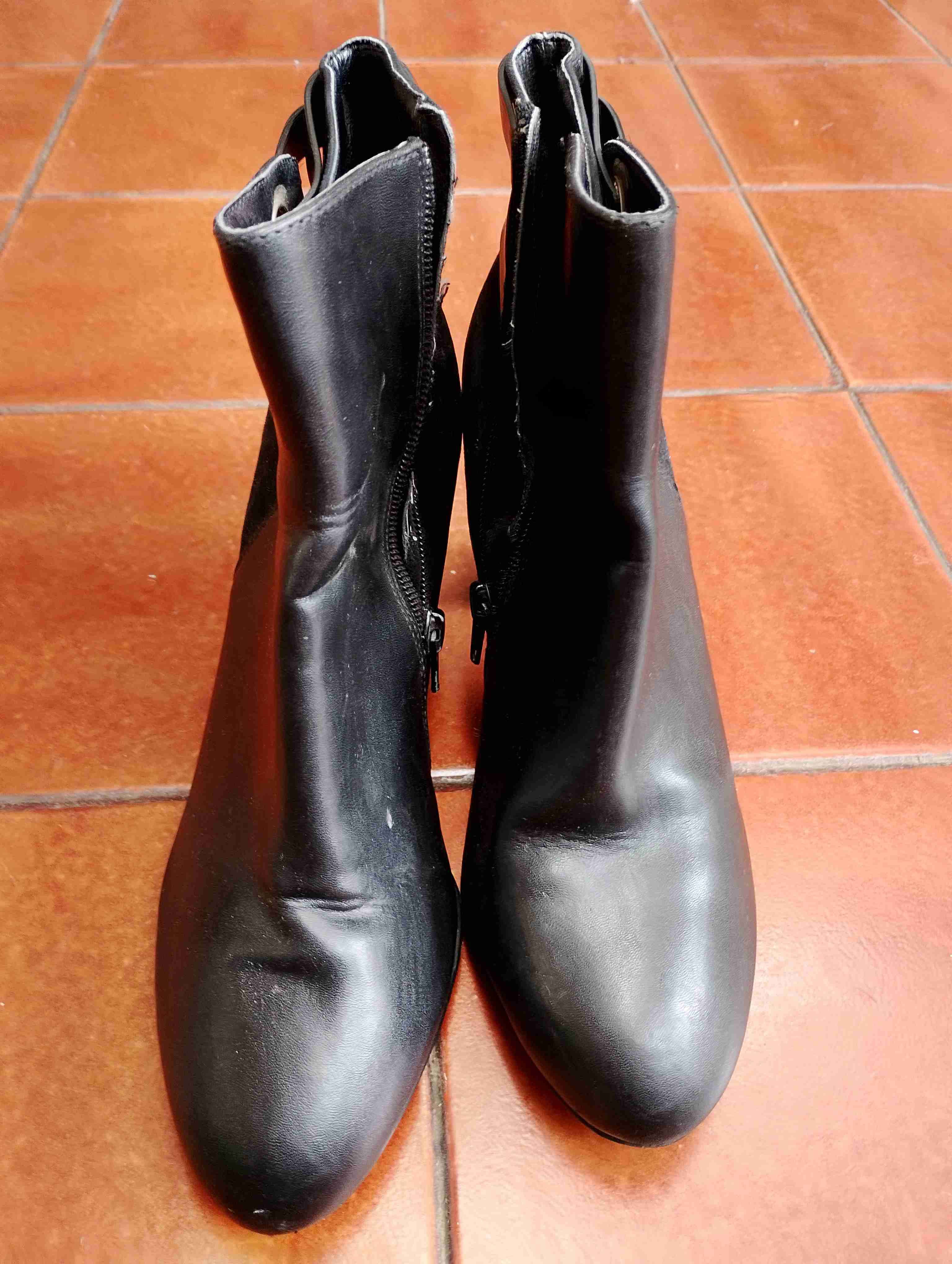 Botines negros de cuero - miniatura 2