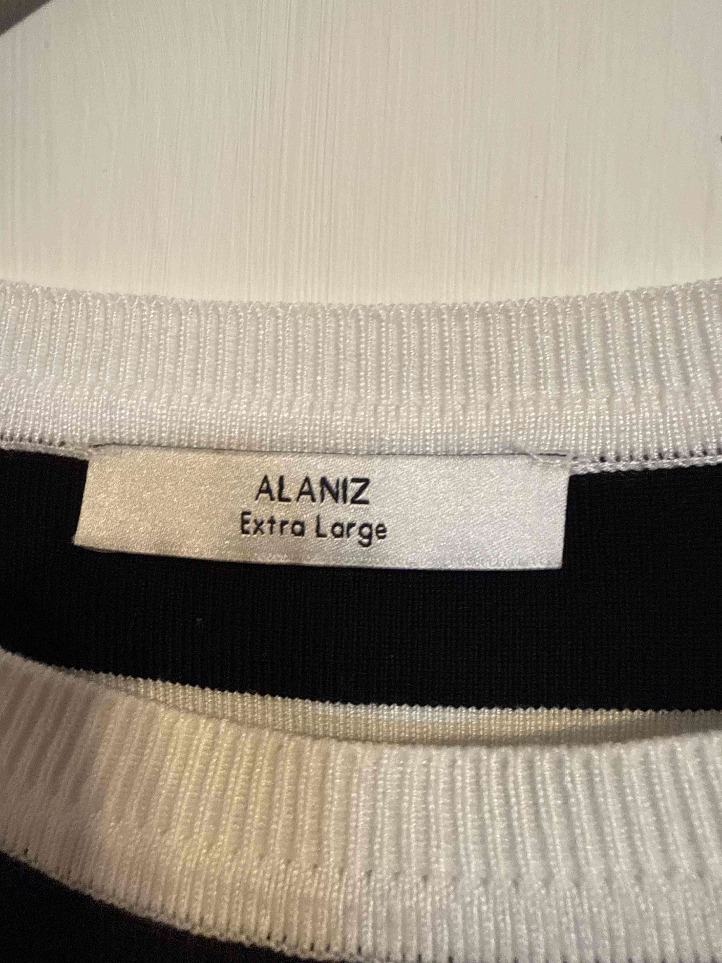 Top de hilo rayas blanco y negro Alaniz - miniatura 3