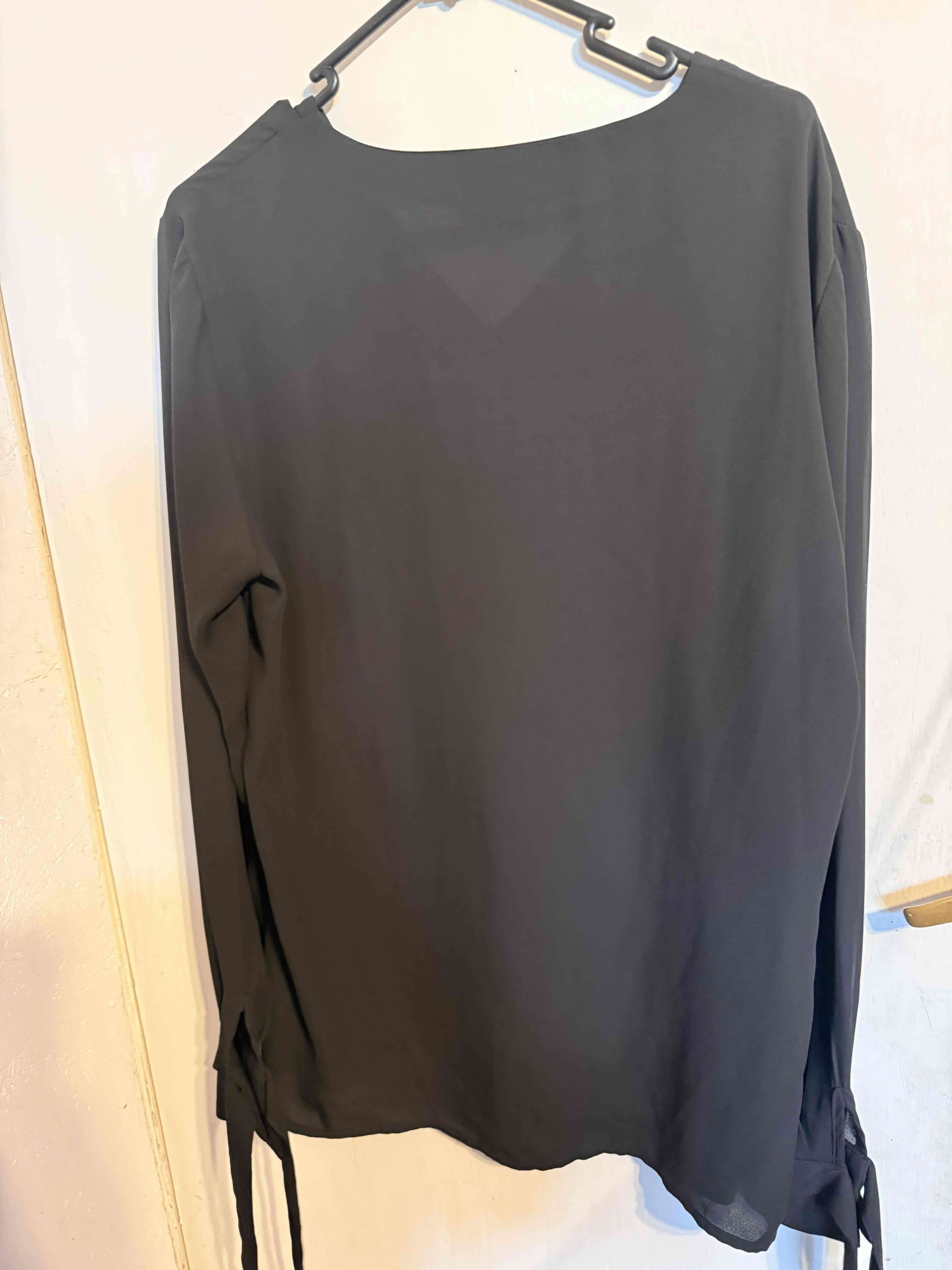 Blusa negra ligera manga larga Alanís - miniatura 4