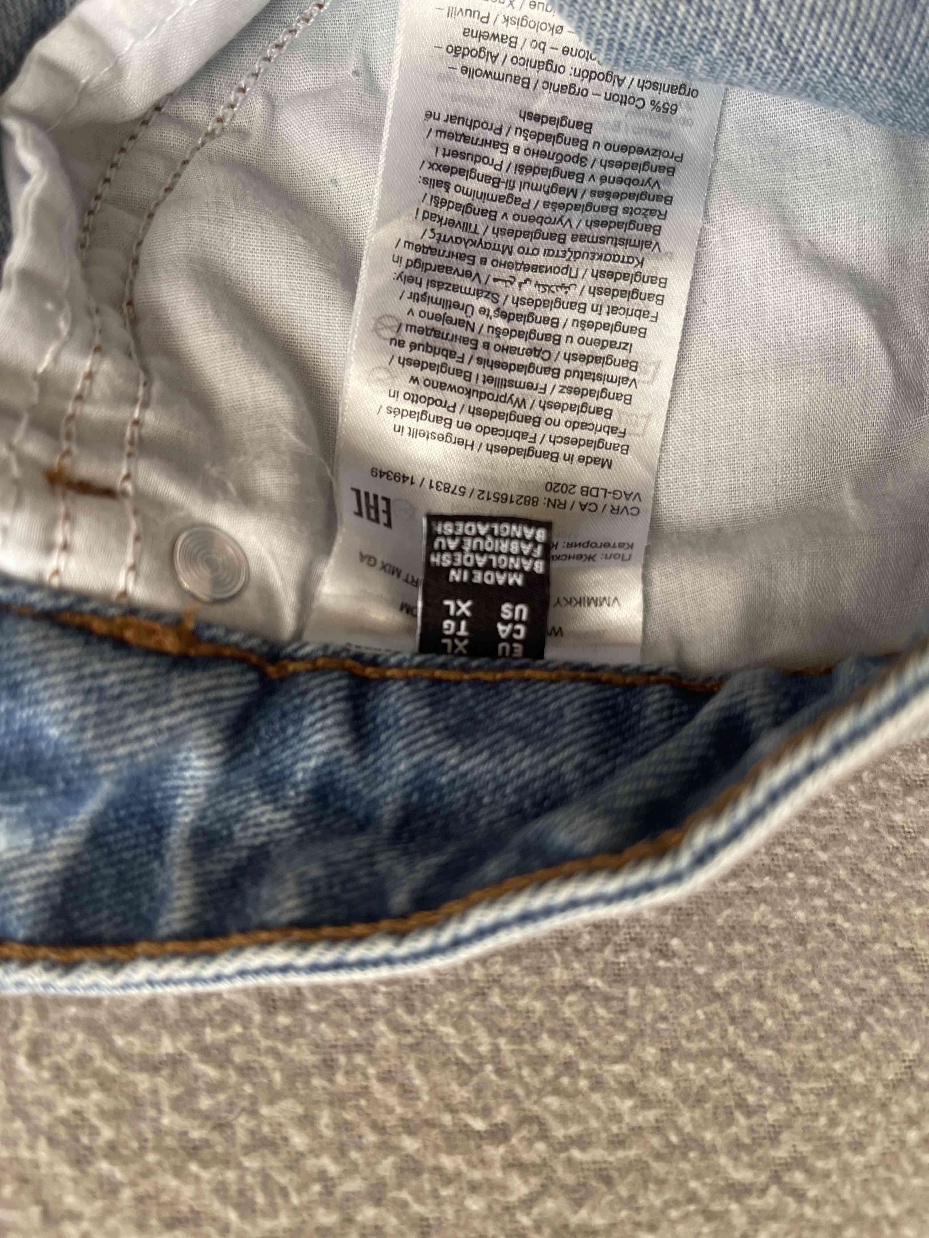 Falda de mezclilla denim con flecos - miniatura 3