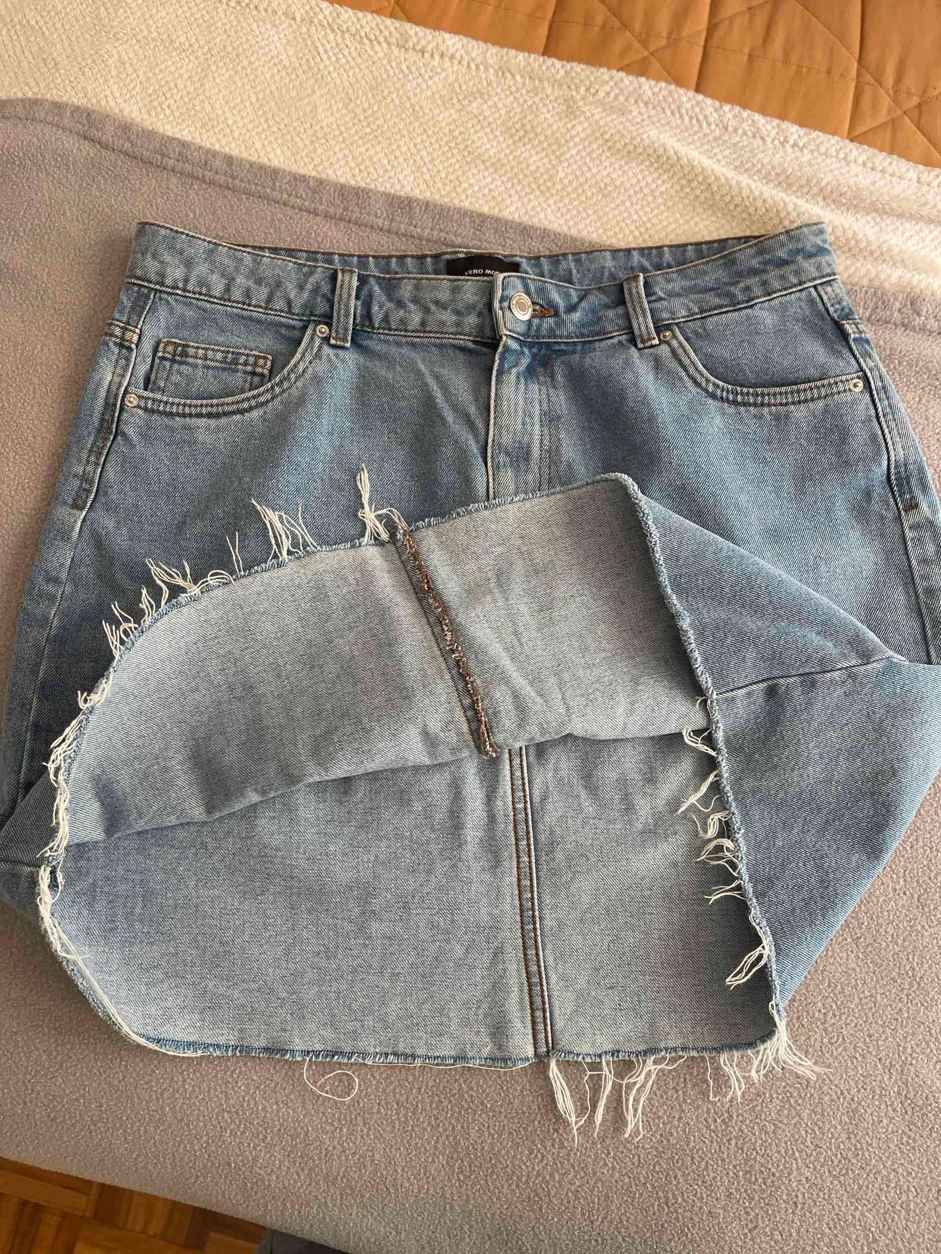 Falda de mezclilla denim con flecos - miniatura 4