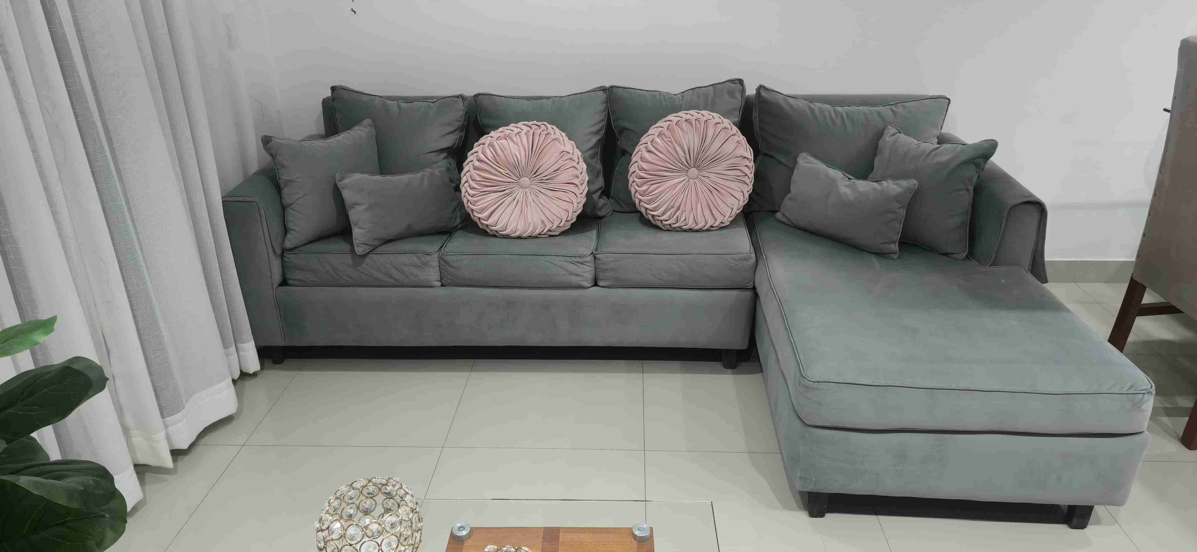 Sofá seccional gris - miniatura 1