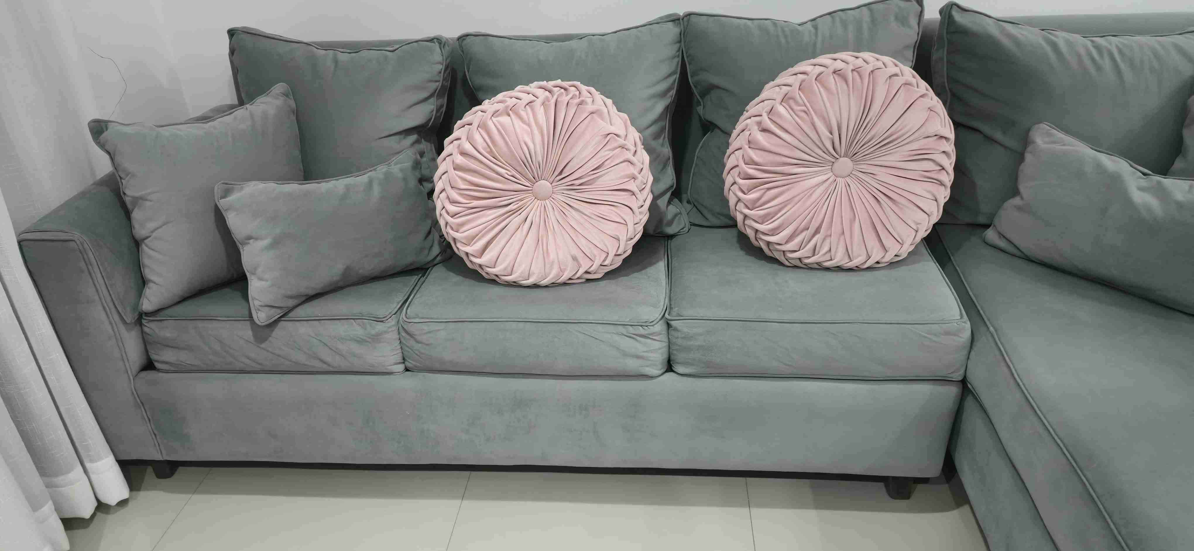 Sofá seccional gris - miniatura 3