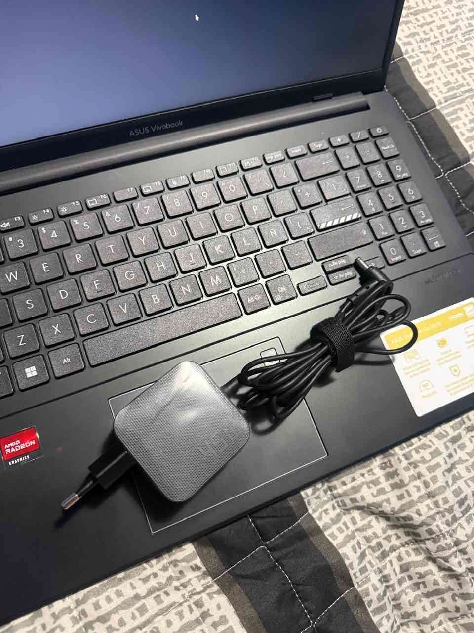 ASUS Vivobook Go 15 OLED - miniatura 6