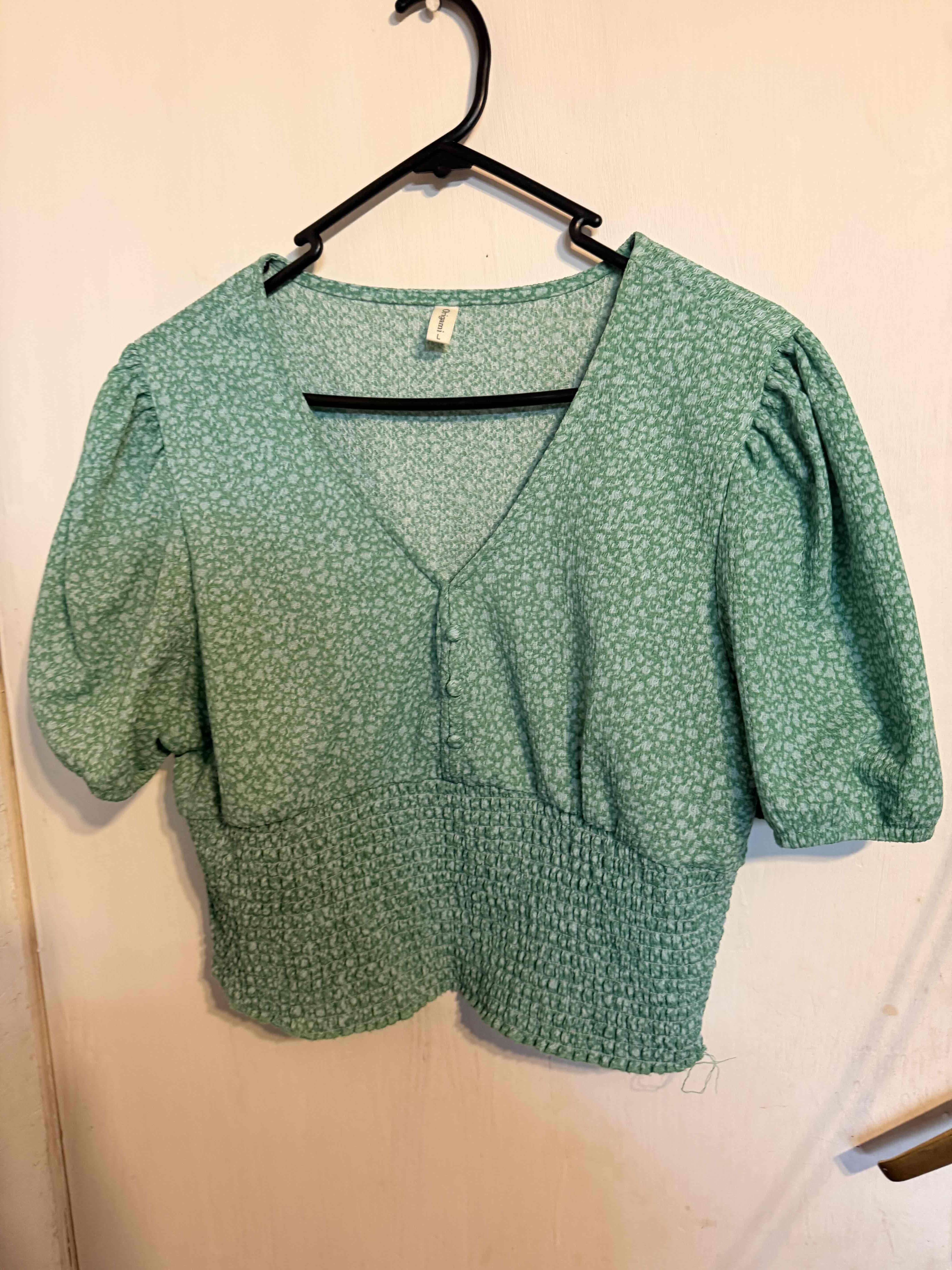 Blusa verde de manga corta