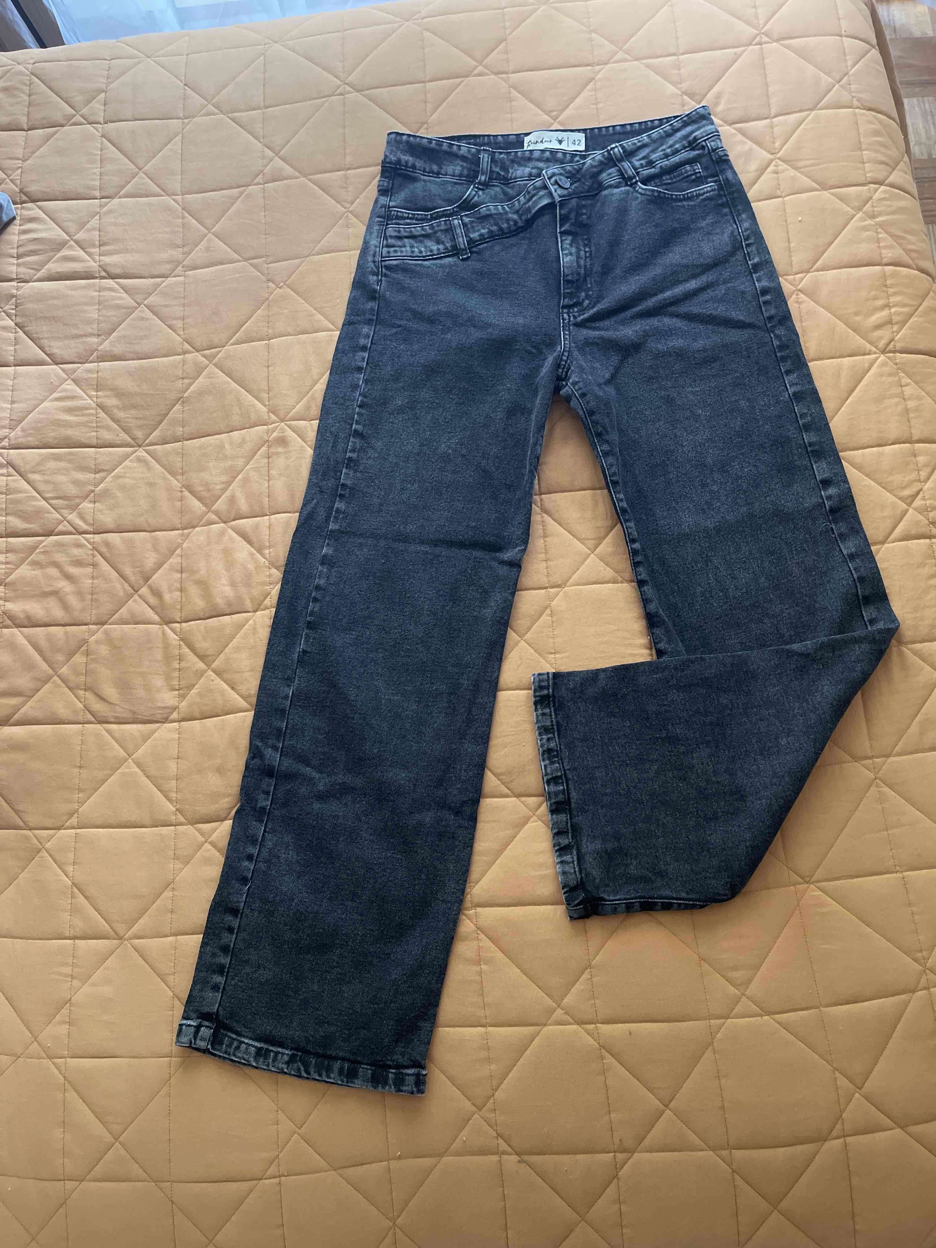 Jeans oscuro de mujer - miniatura 1