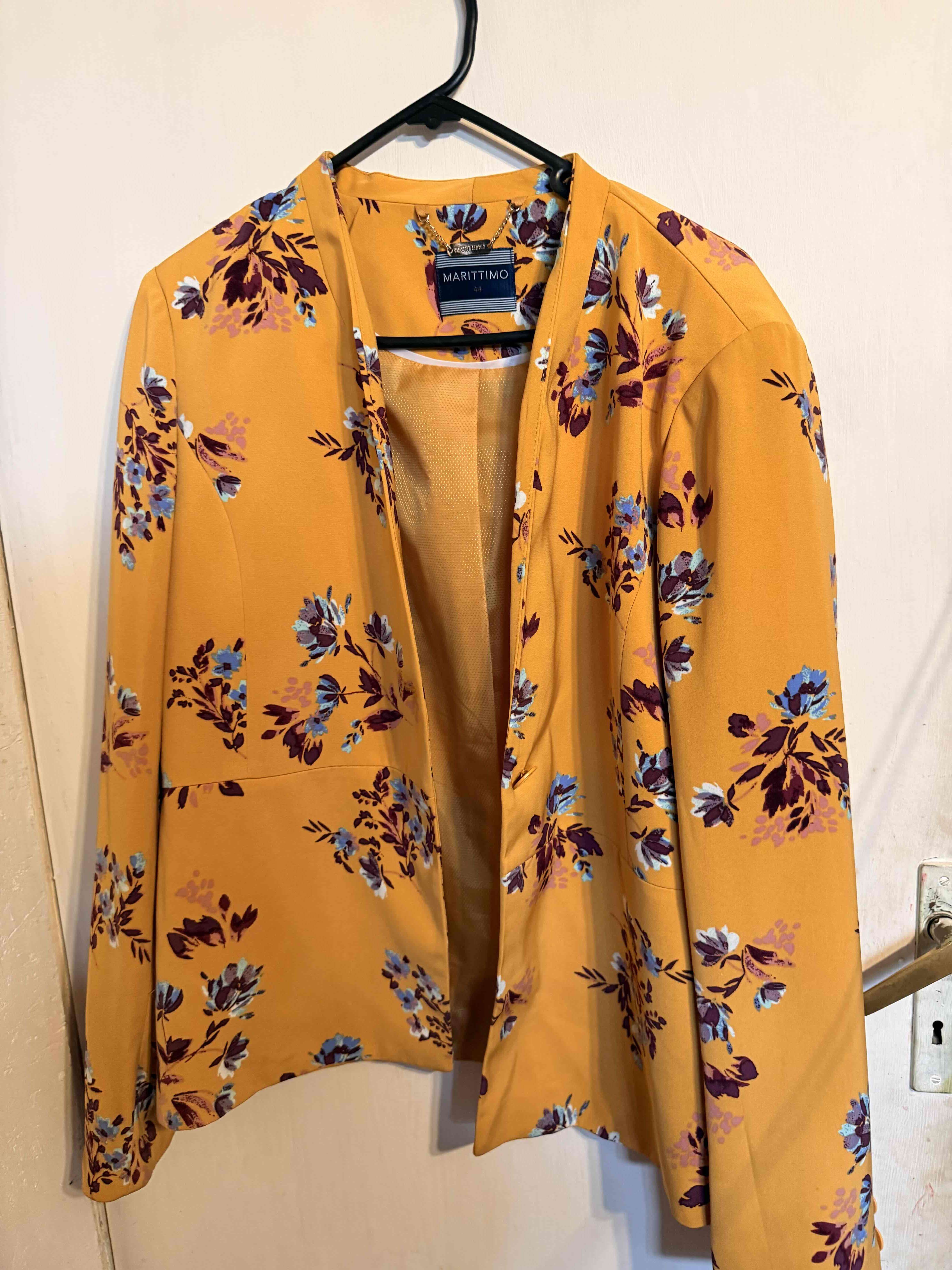 Chaqueta amarilla floral Marittimo