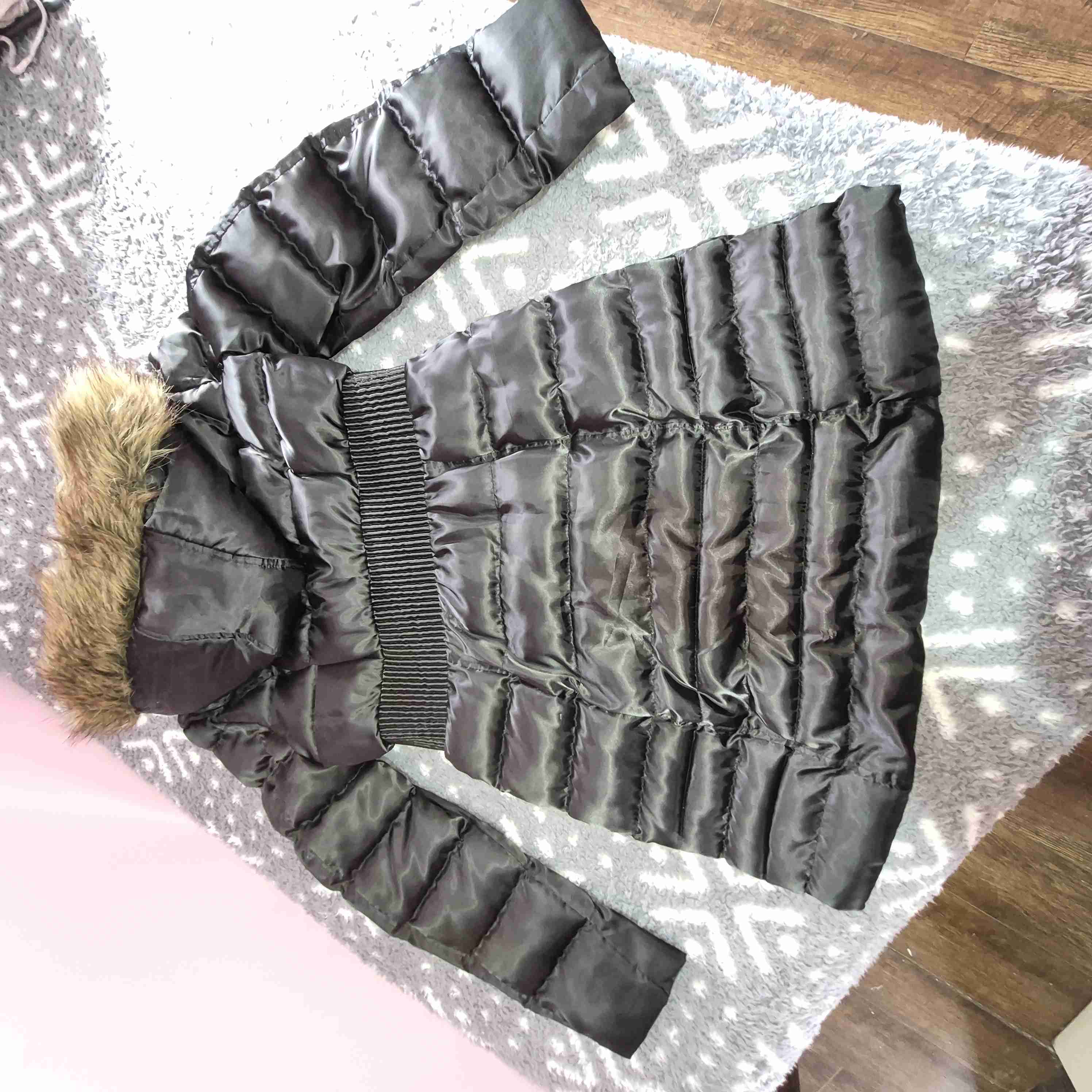 Abrigo acolchado con capucha - miniatura 3