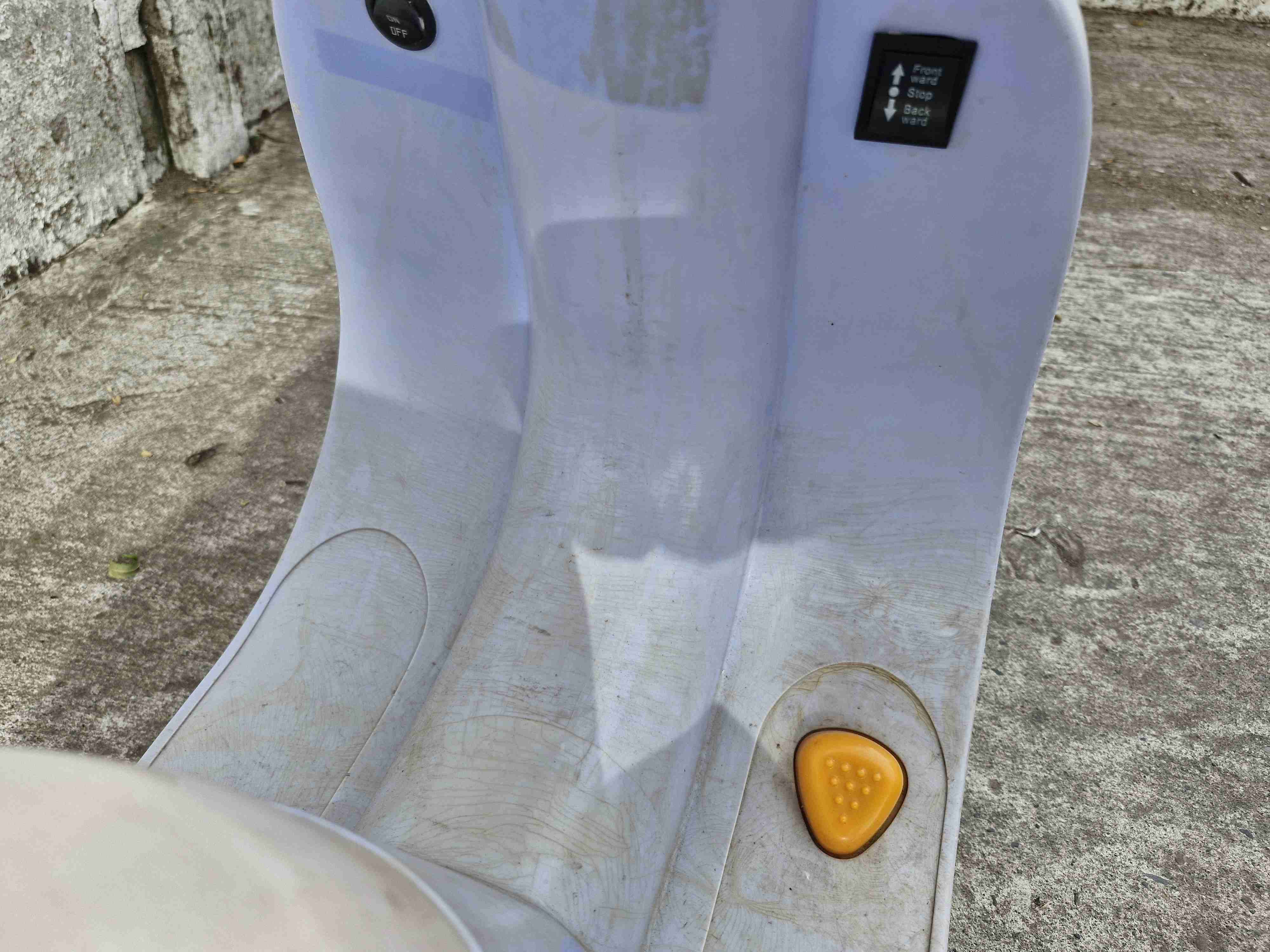 Moto eléctrica infantil Disney - miniatura 3